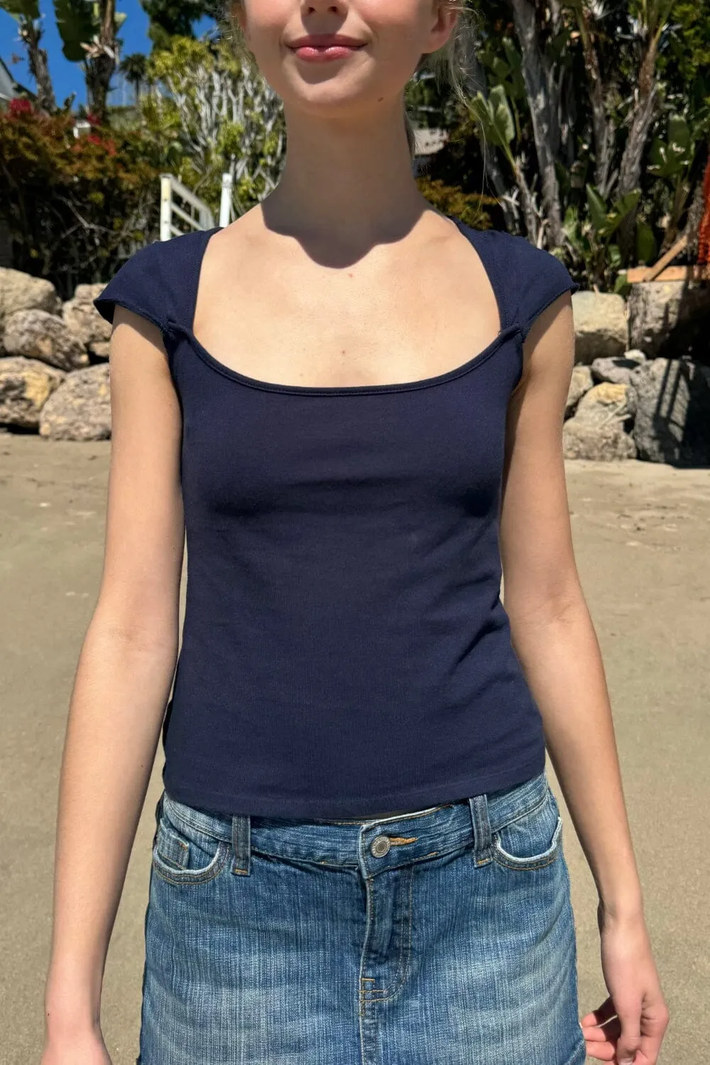 eLLa エラ ブラウス over silhouette Charley Black Stretch Plunge Bra from Elomi