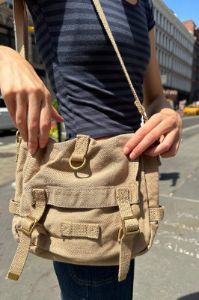 ★TOUT Y EST★ Basic Mini Messenger Bag Ivory QP123ABG12 QP1 Mini Messenger Bag | Parallel