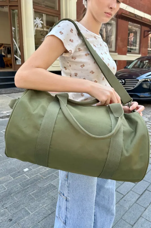 新品タグ付 Brandy Melville Canvas Duffle Bag Khaki Canvas Duffle Bag – Brandy Melville Online Japan