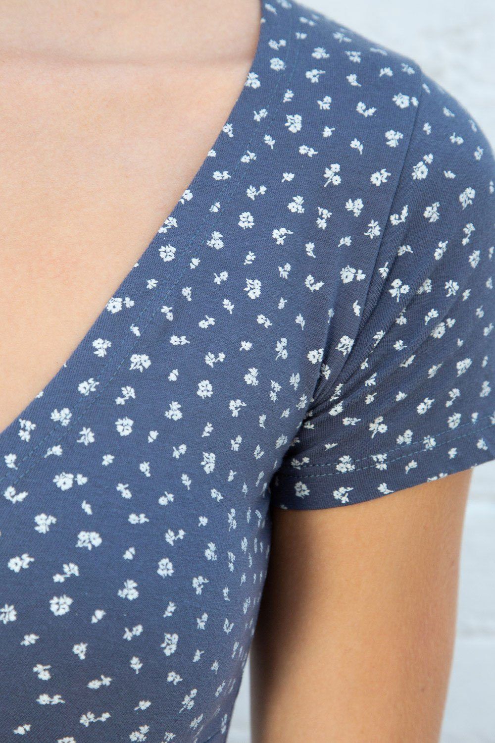 Amara Floral Short Sleeve Dress sold by Brandy Melville product image thumbnail 4