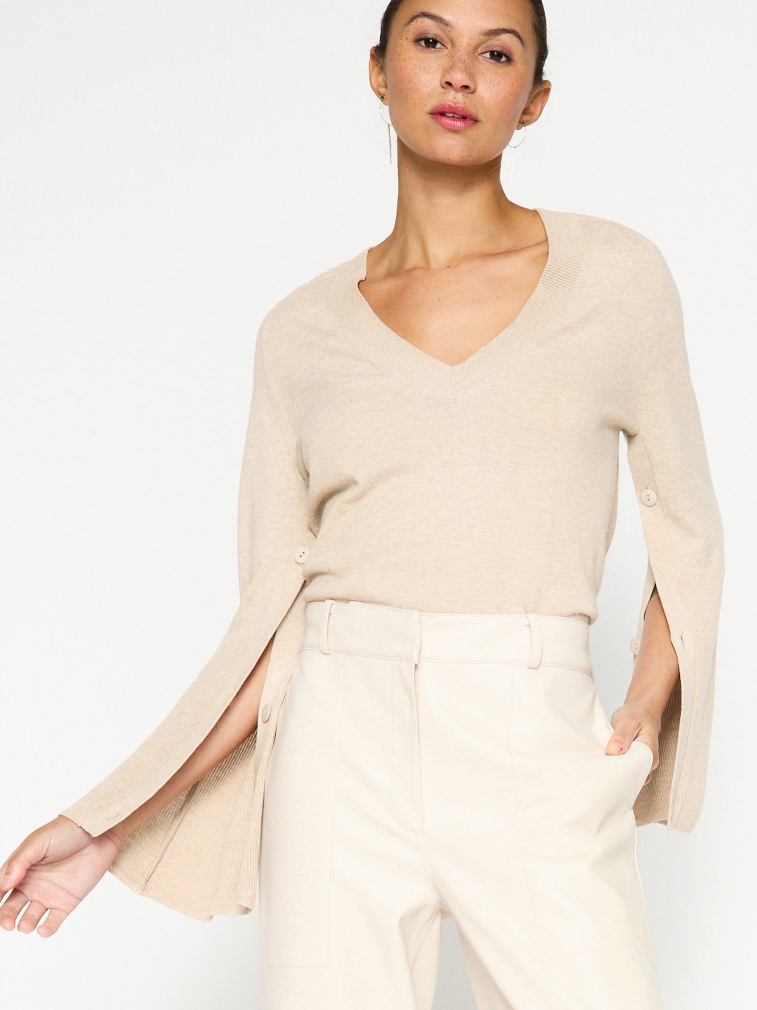 The Larson Vee sold by Brochu Walker product image thumbnail 2