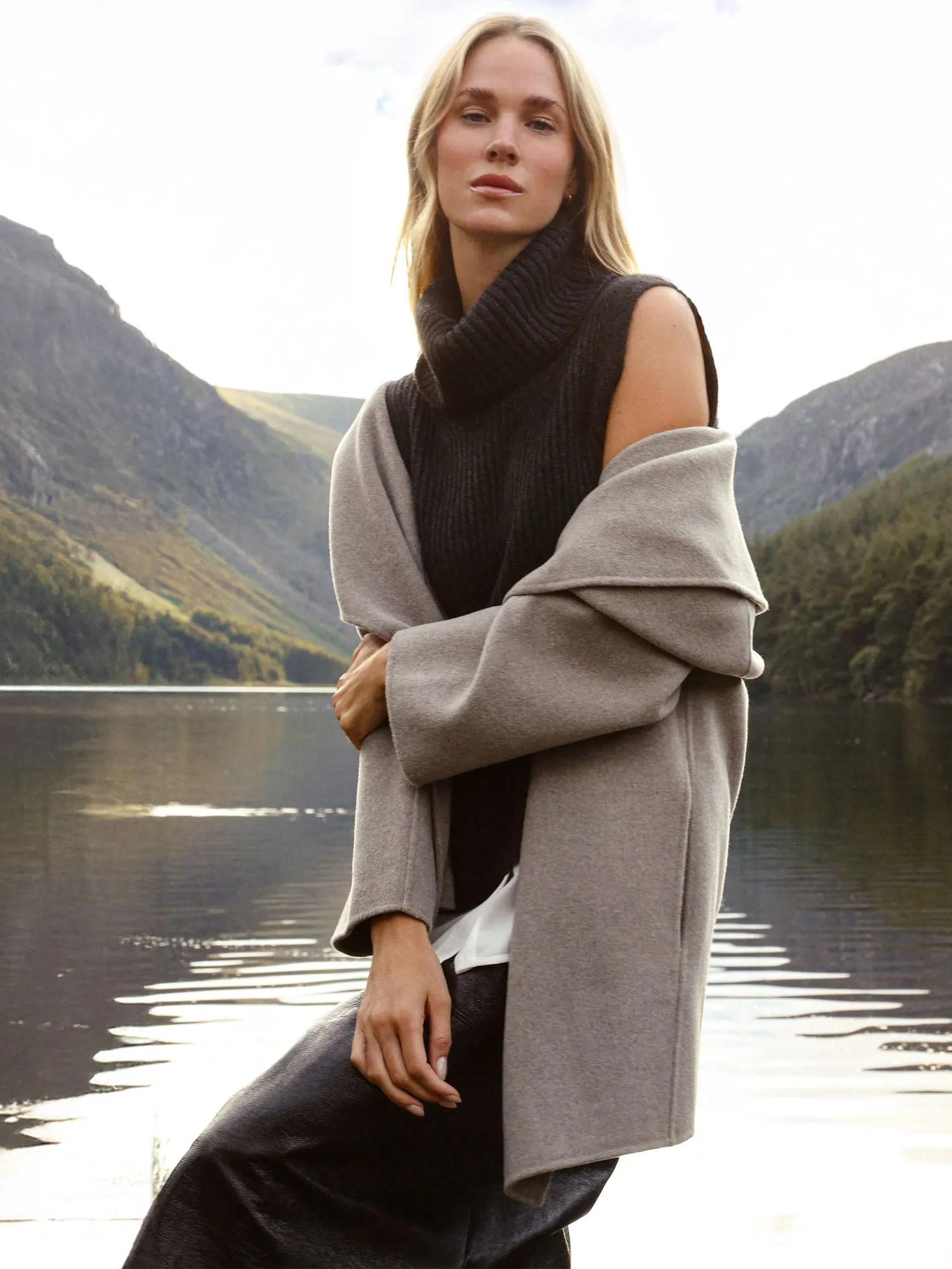 The Archer Sleeveless Looker sold by Brochu Walker