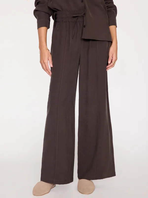 The Aaron Pant sold by Brochu Walker