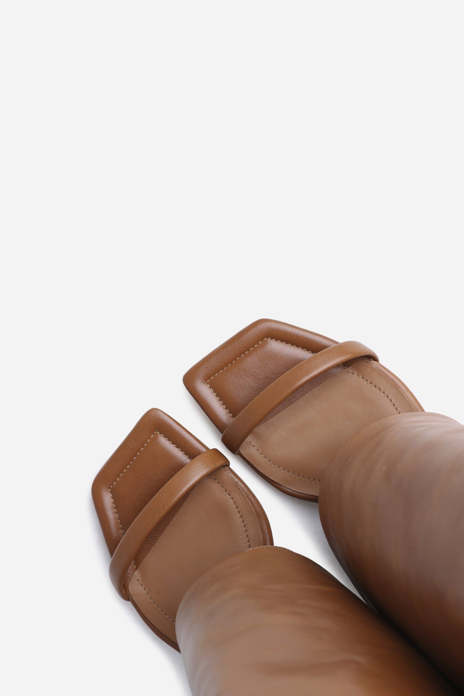 Sandal Ros-ey | nutshell sold by Bronx product image thumbnail 4