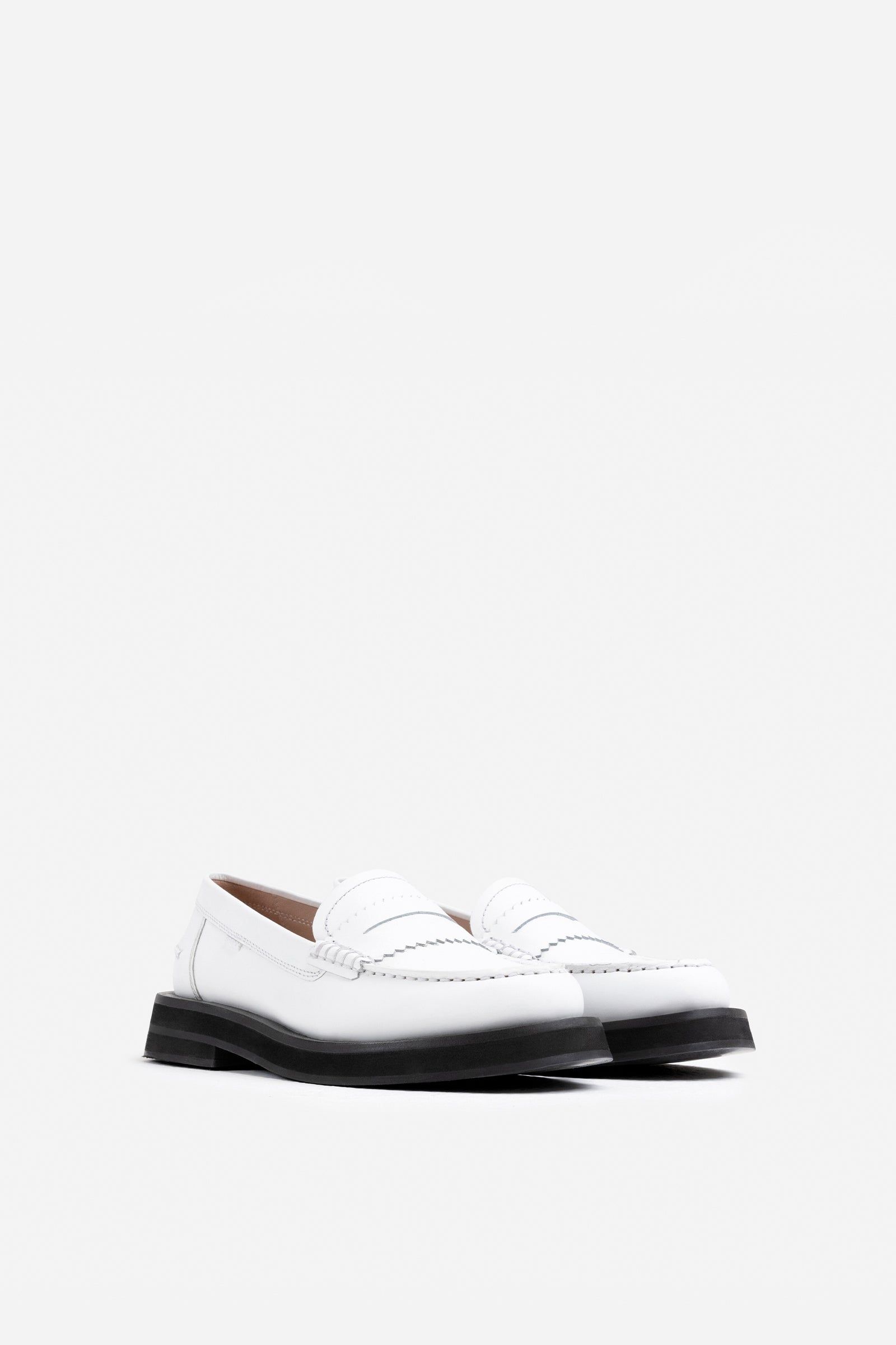 Loafer New-Frizo | White sold by Bronx product image thumbnail 3