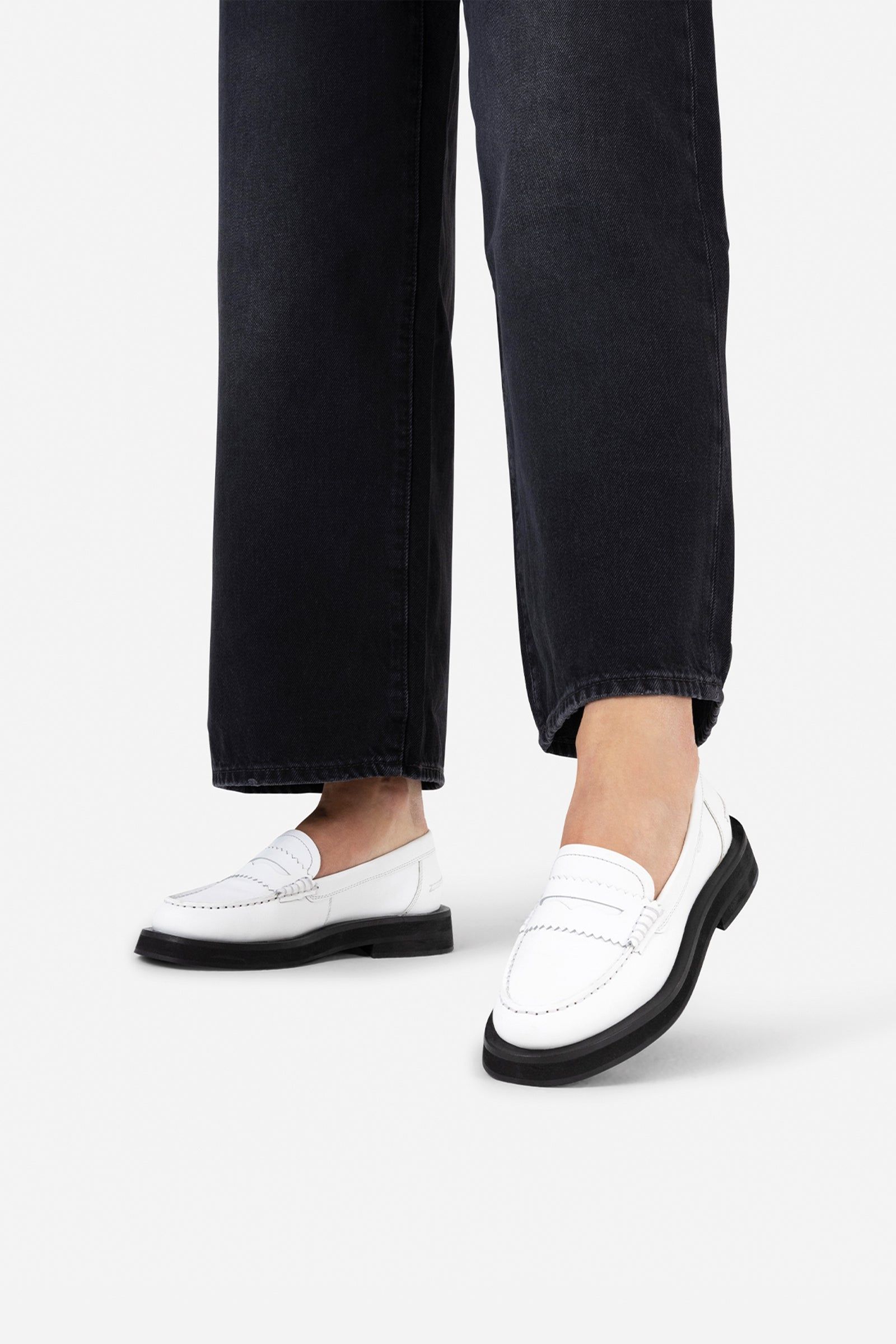Loafer New-Frizo | White sold by Bronx product image thumbnail 2