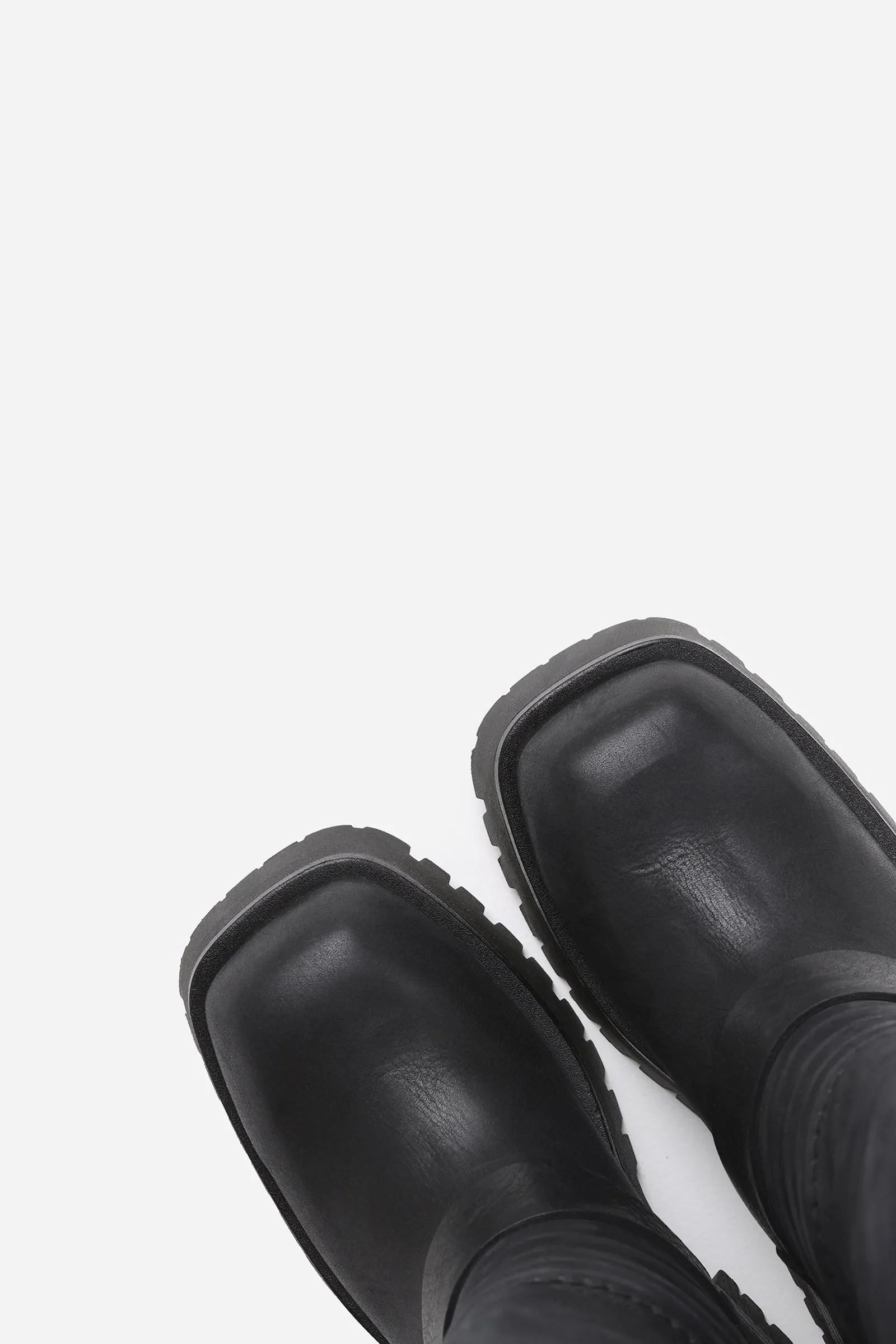 Qui-nn | black sold by Bronx product image thumbnail 4