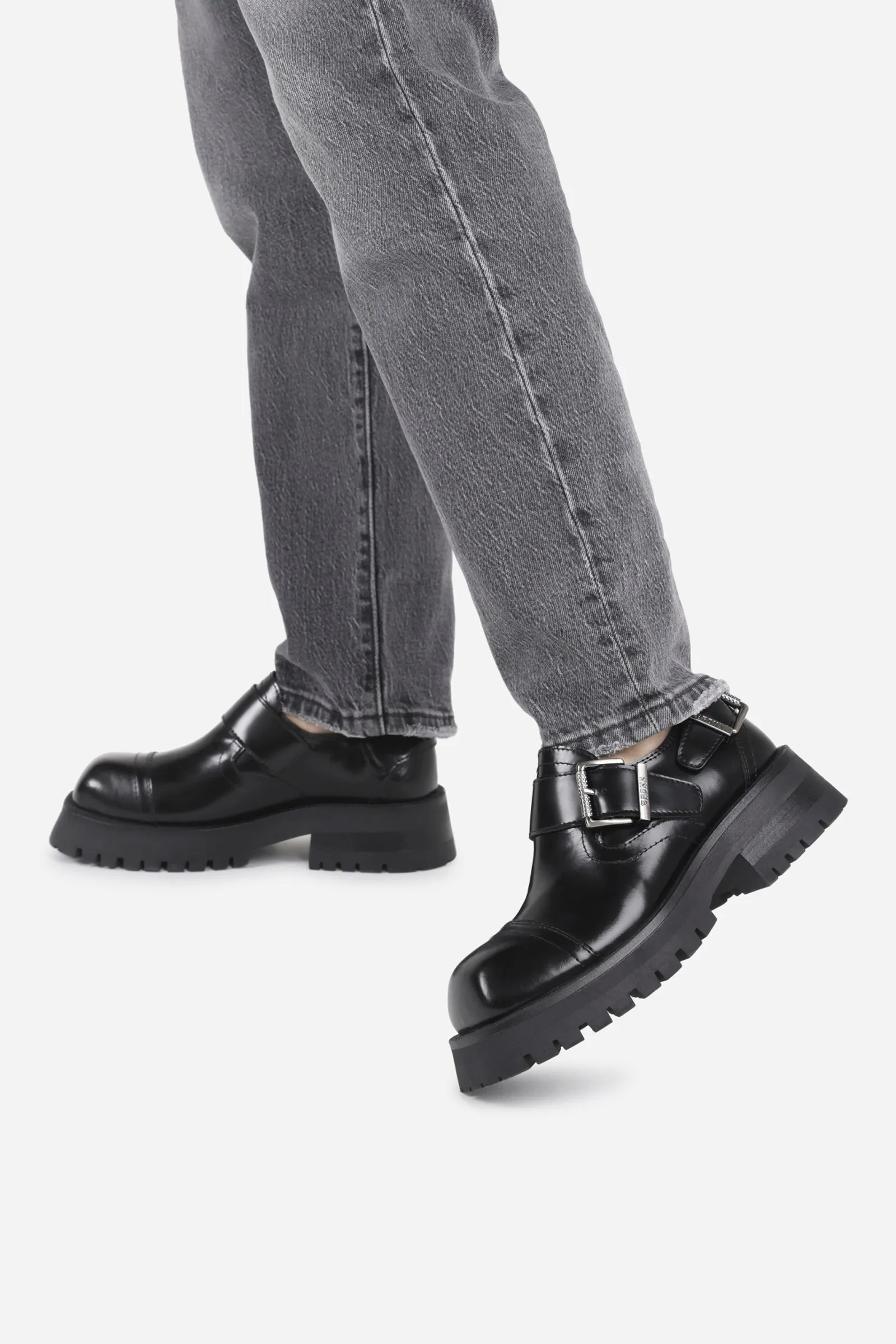 Qui-nn | black sold by Bronx product image thumbnail 2