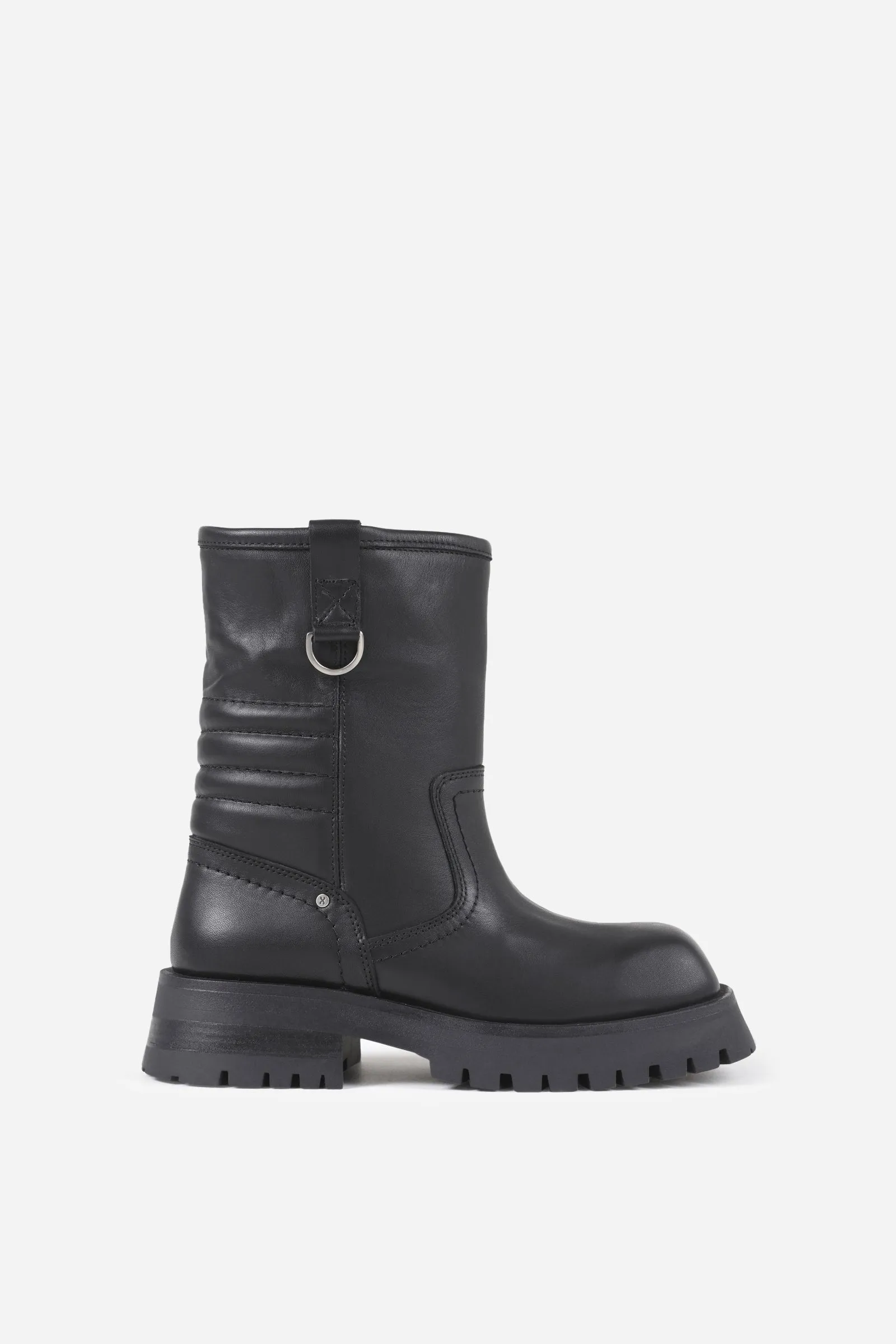 Qui-nn | black sold by Bronx