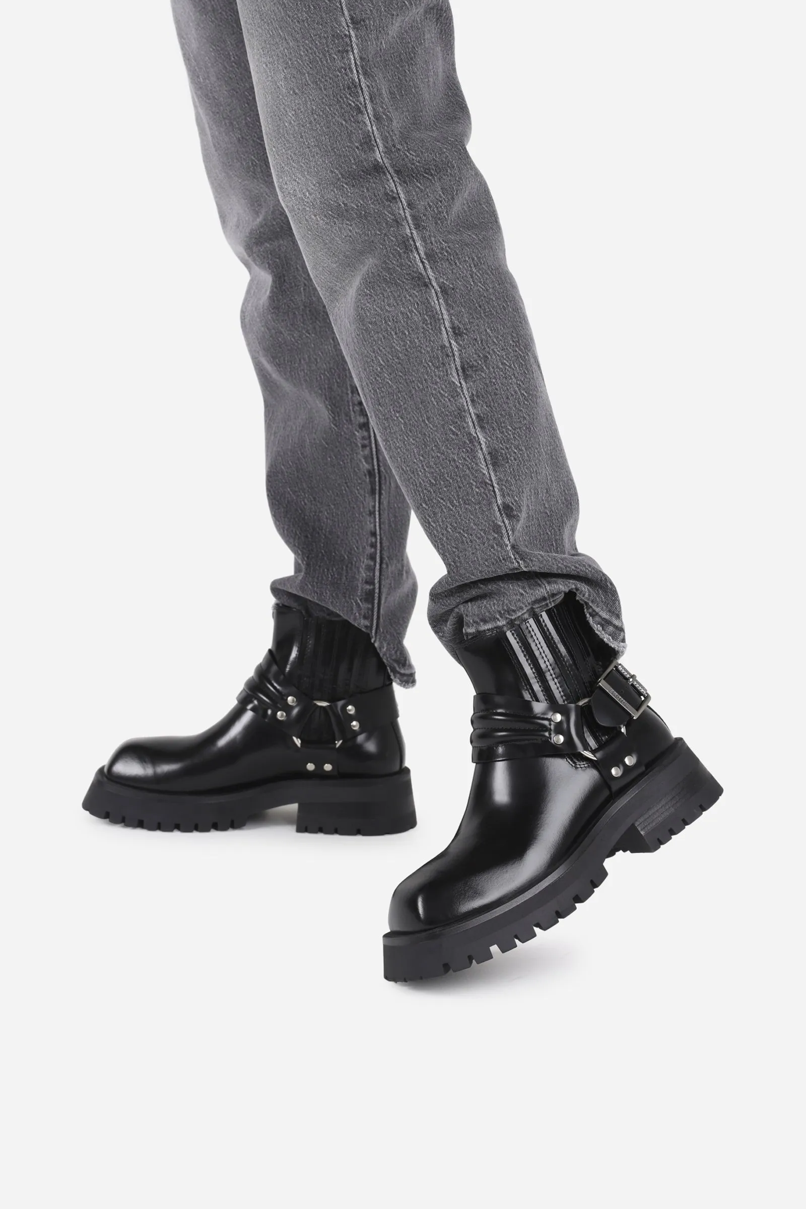 Qui-nn | black sold by Bronx product image thumbnail 2