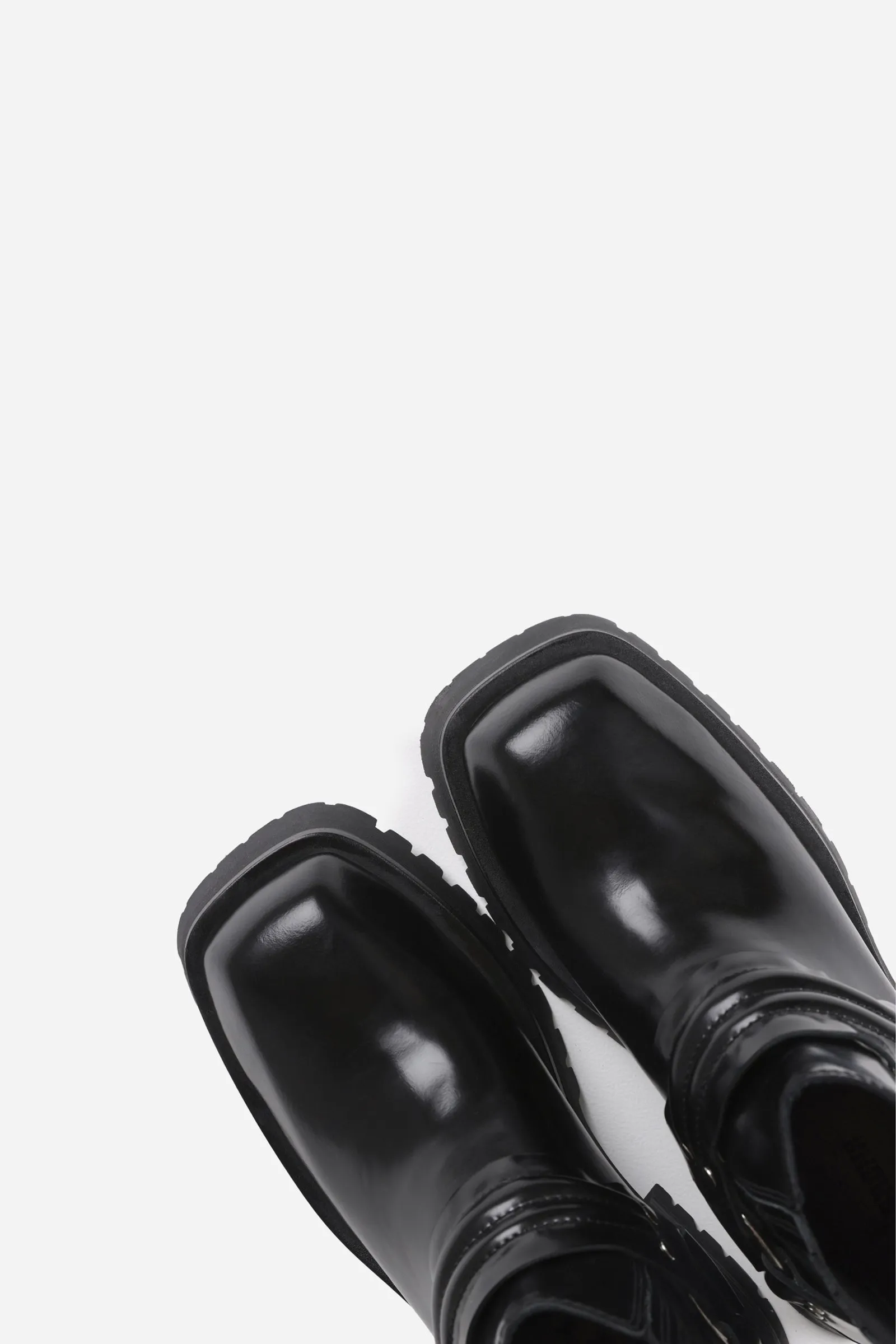 Qui-nn | black sold by Bronx product image thumbnail 4