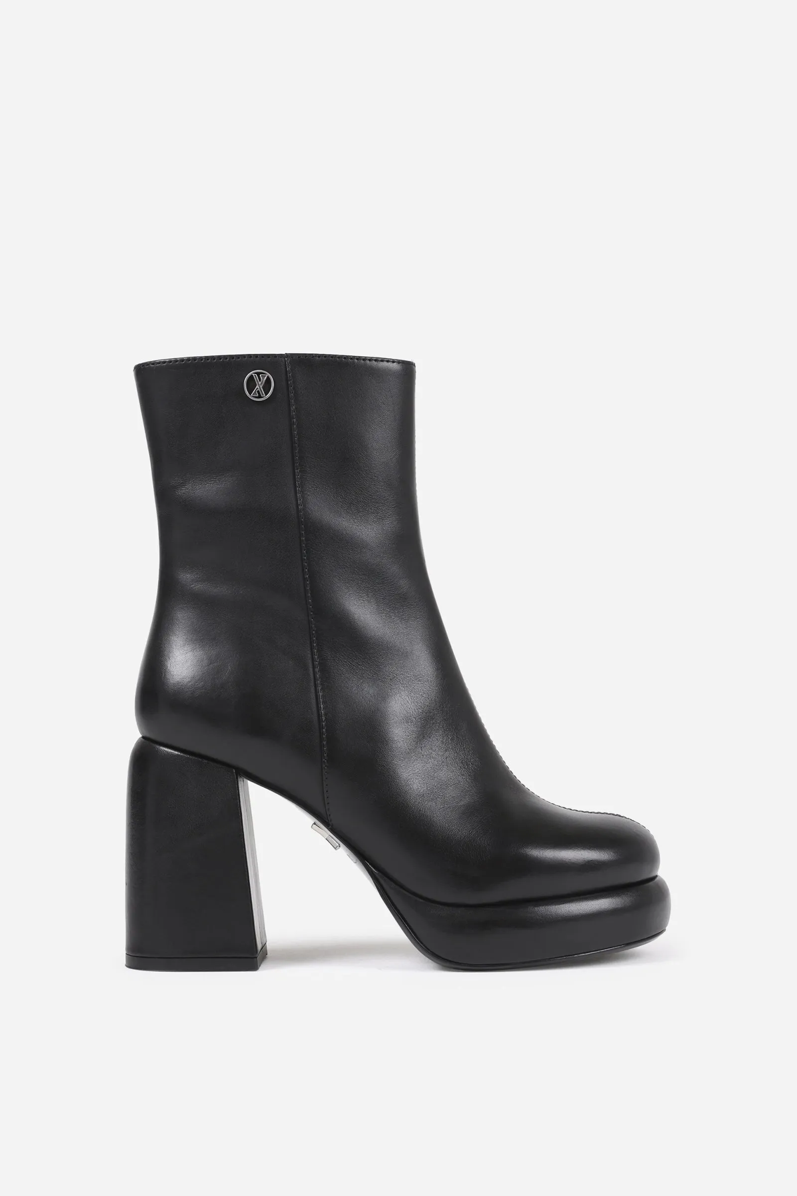 Ginn-y | black sold by Bronx