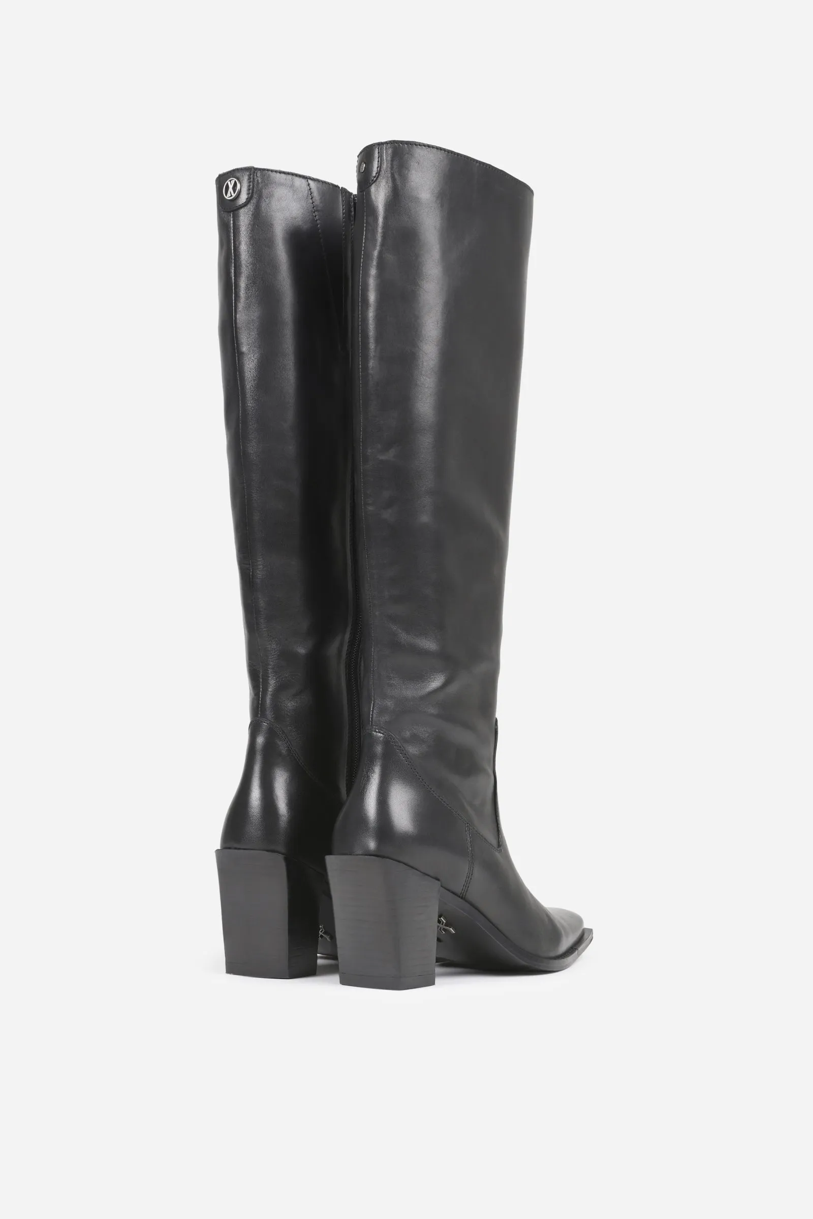 New-Parton | black sold by Bronx product image thumbnail 5