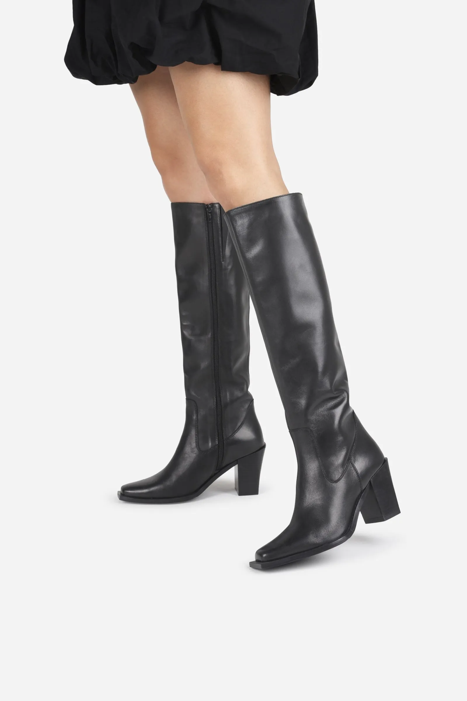 New-Parton | black sold by Bronx product image thumbnail 2