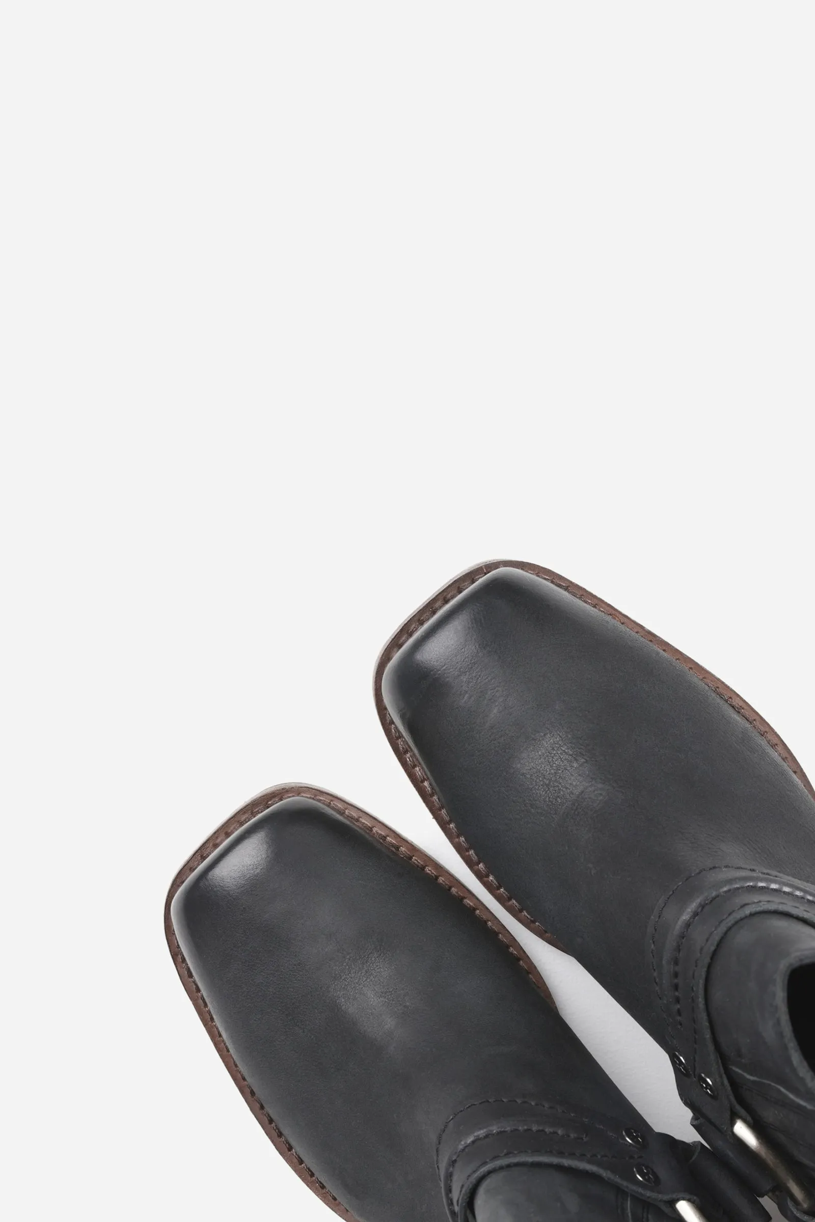 Lo-ua | black sold by Bronx product image thumbnail 4