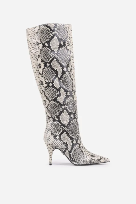 Aly-cia | oatmilk/white/black sold by Bronx