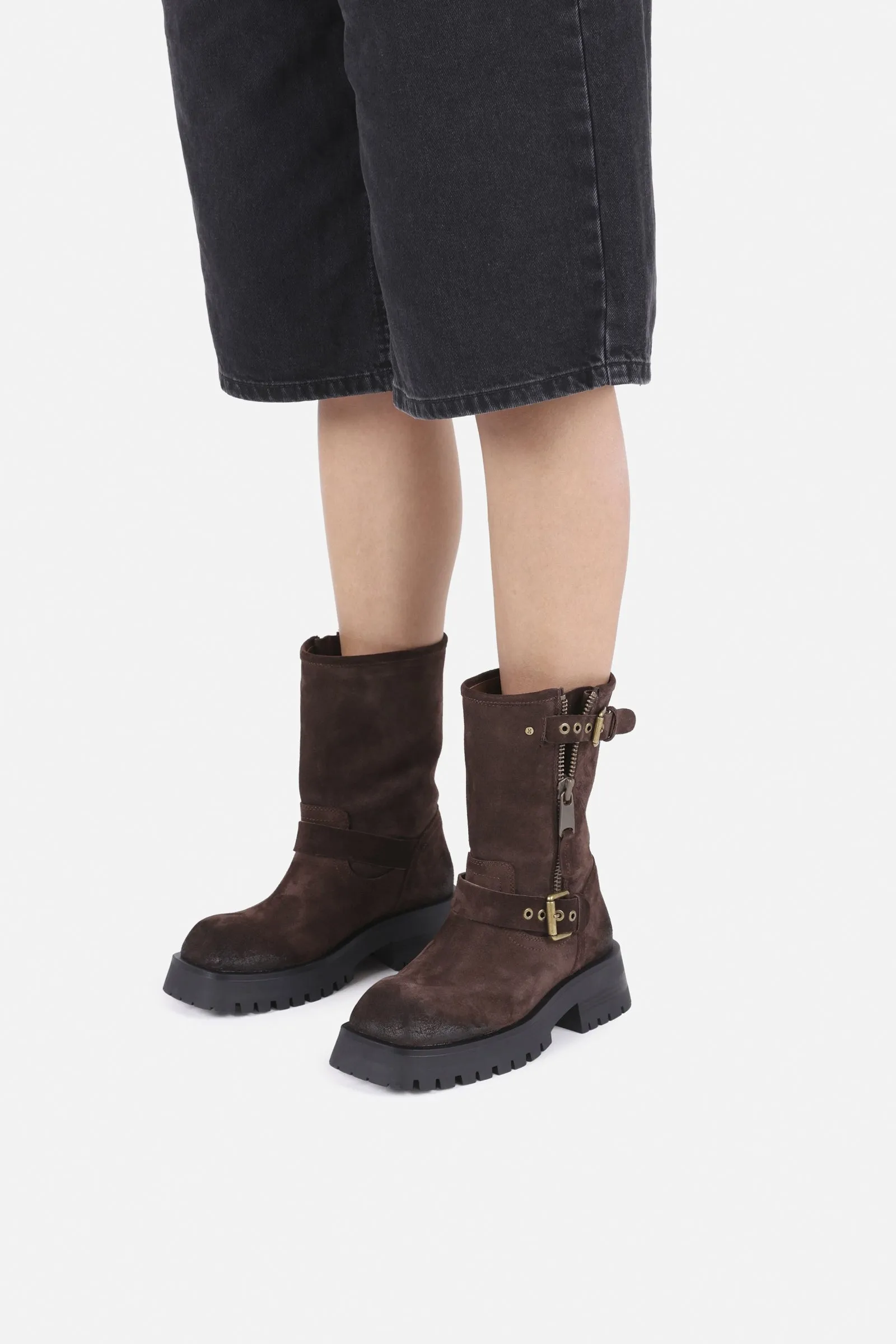 Qui-nn | dark brown sold by Bronx product image thumbnail 2