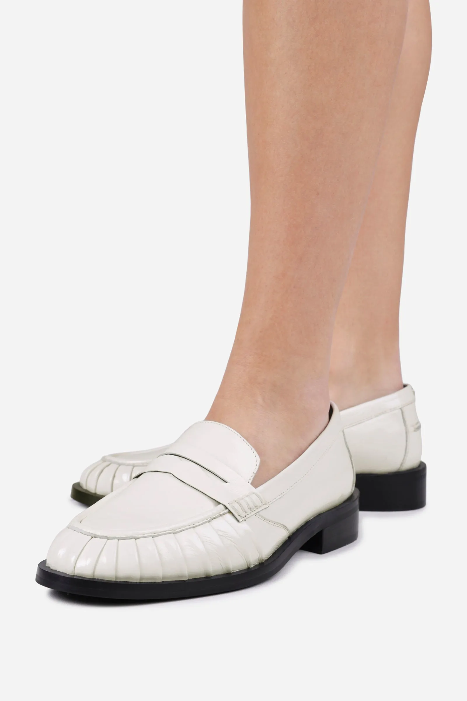 next-wagon | off white/black sold by Bronx product image thumbnail 4