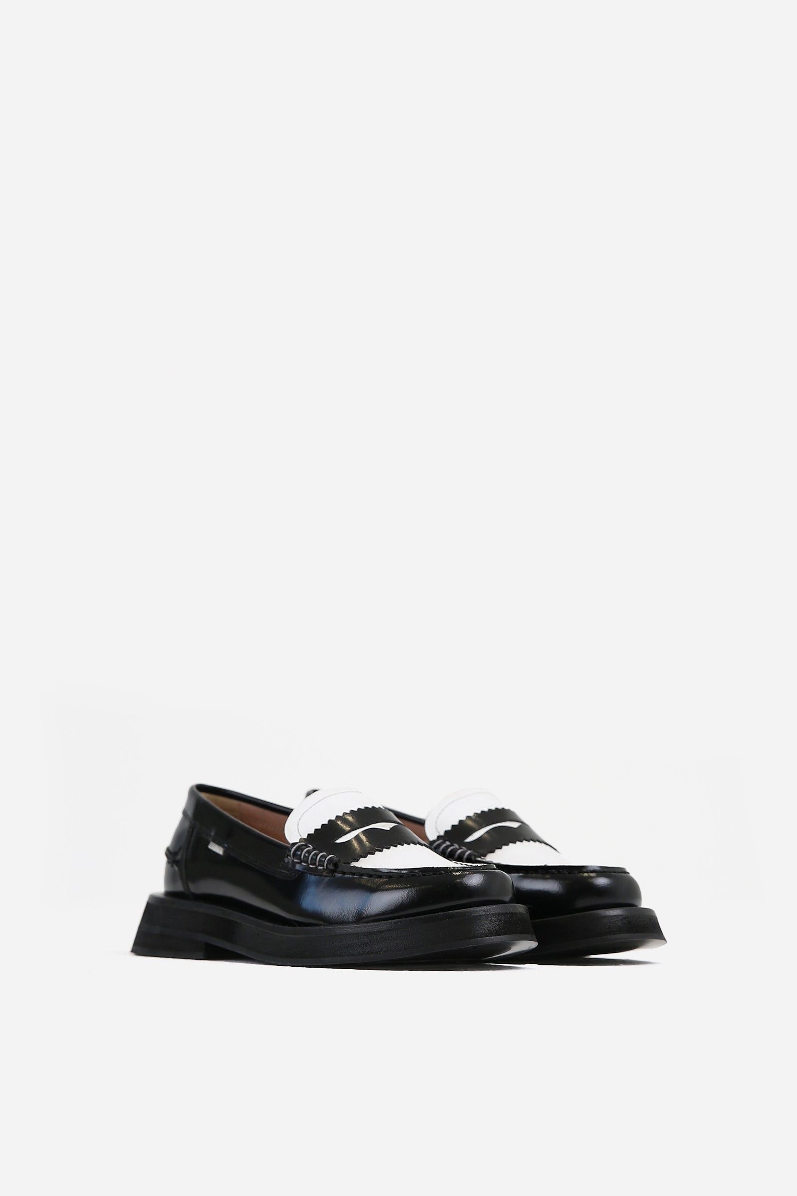 Loafer New-Frizo | black/white sold by Bronx product image thumbnail 3