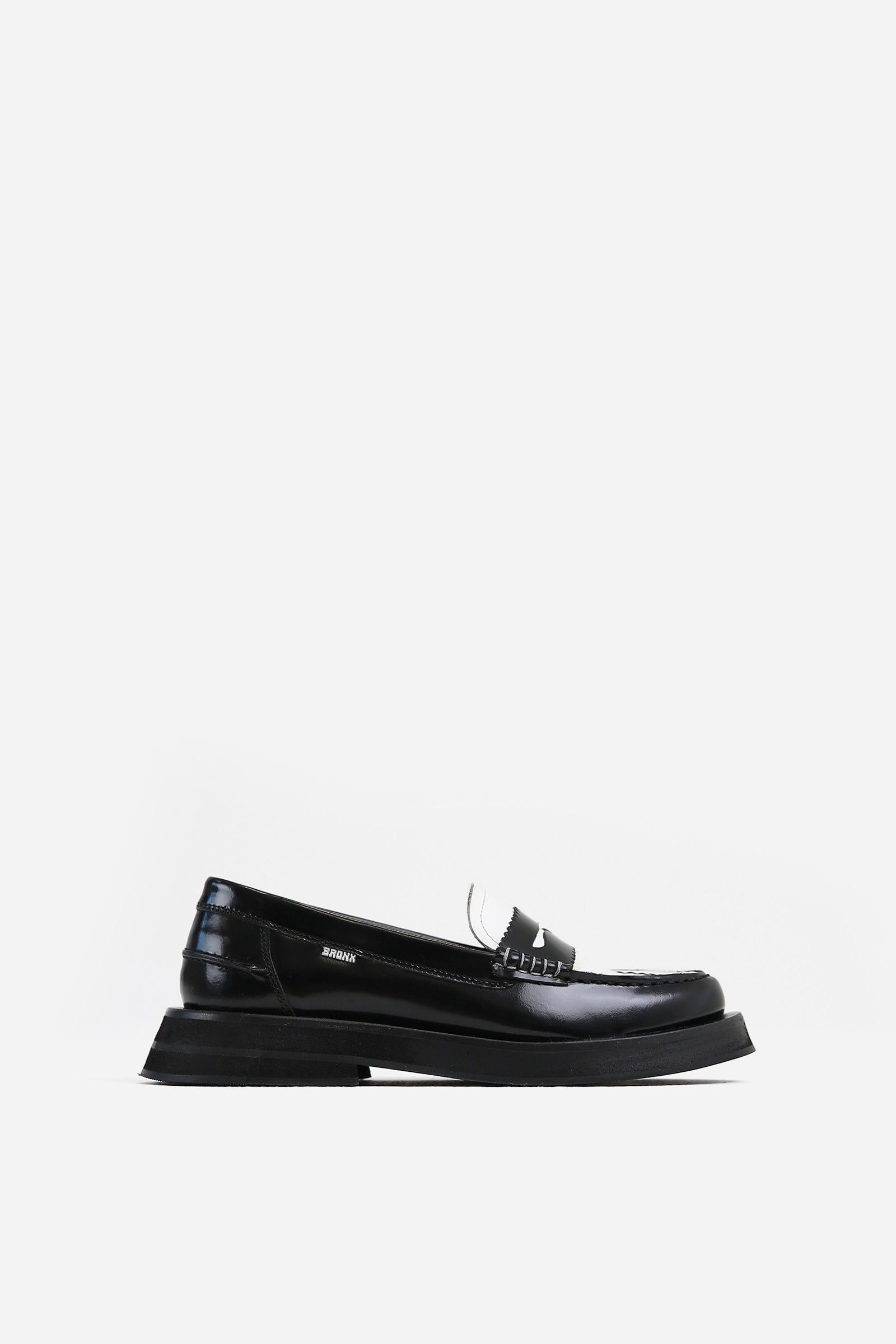 Loafer New-Frizo | black/white sold by Bronx
