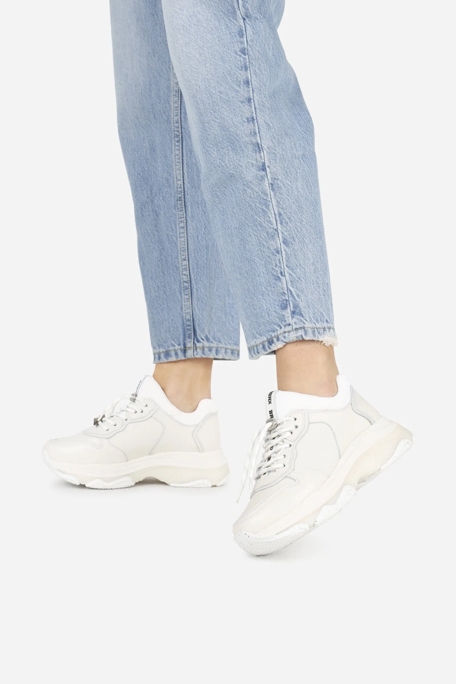 Sneaker Baisley | off white sold by Bronx