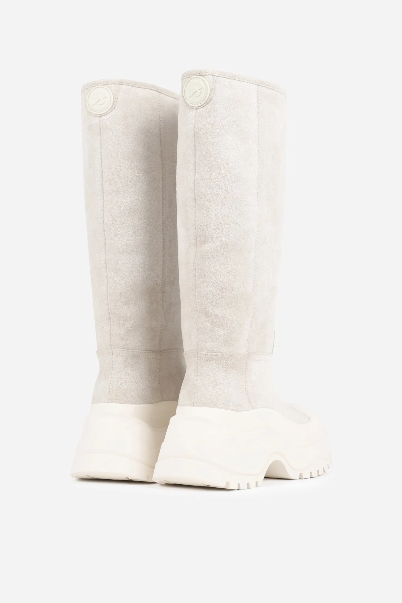 chunky-hiker | oatmilk sold by Bronx product image thumbnail 5