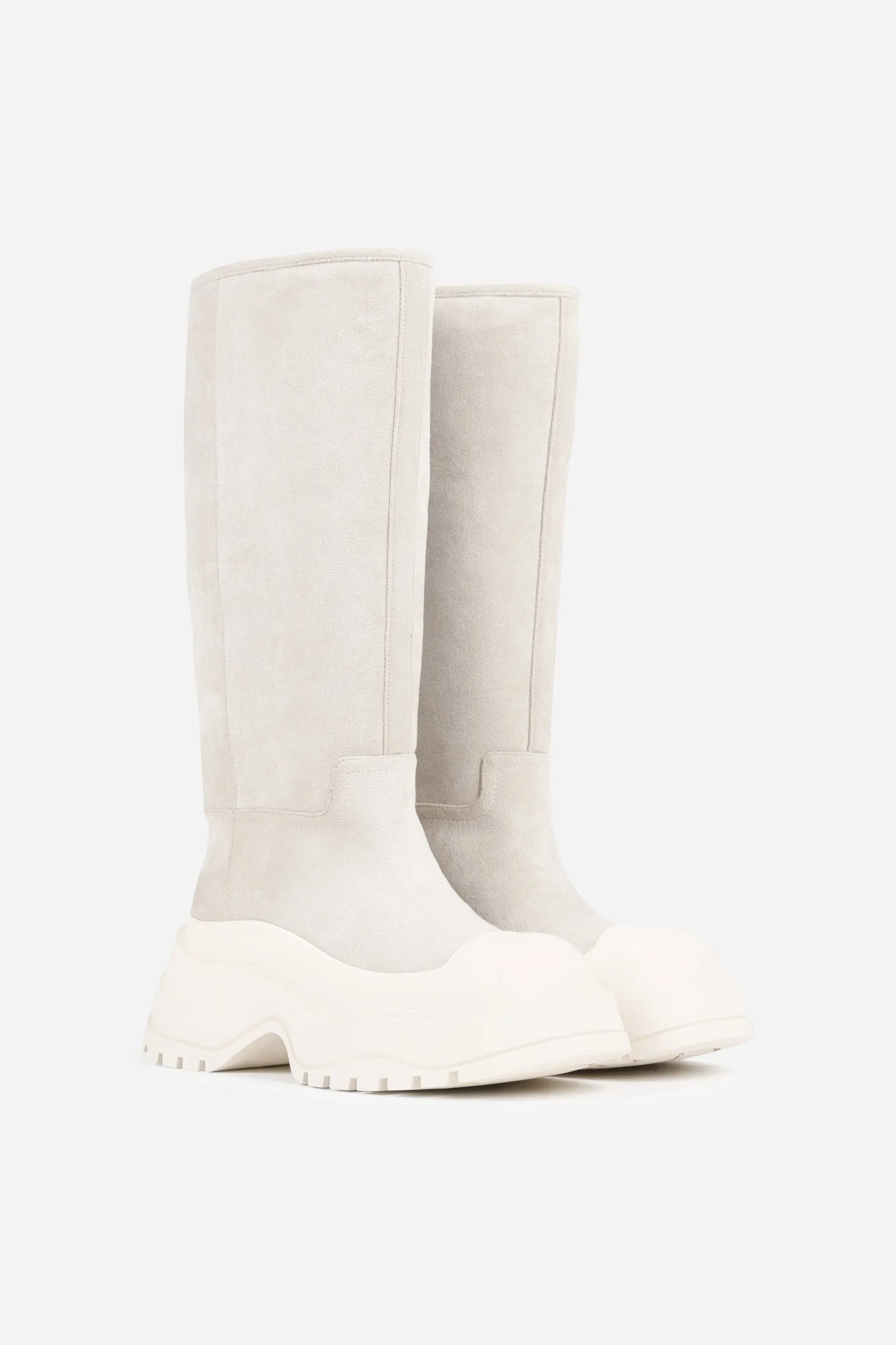 chunky-hiker | oatmilk sold by Bronx product image thumbnail 3