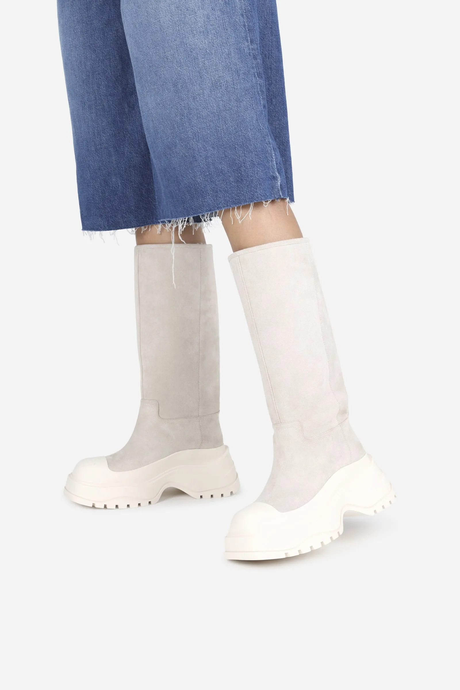 chunky-hiker | oatmilk sold by Bronx product image thumbnail 2