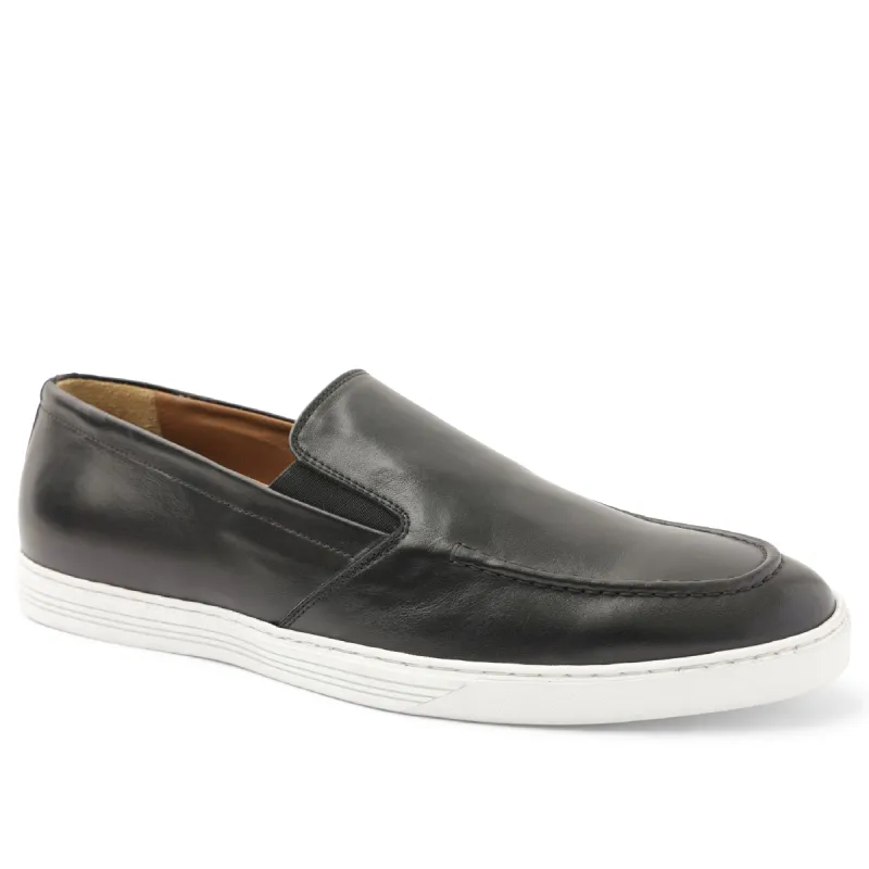 Cielio Leather Venetian Loafer - Black made by Bruno Magli