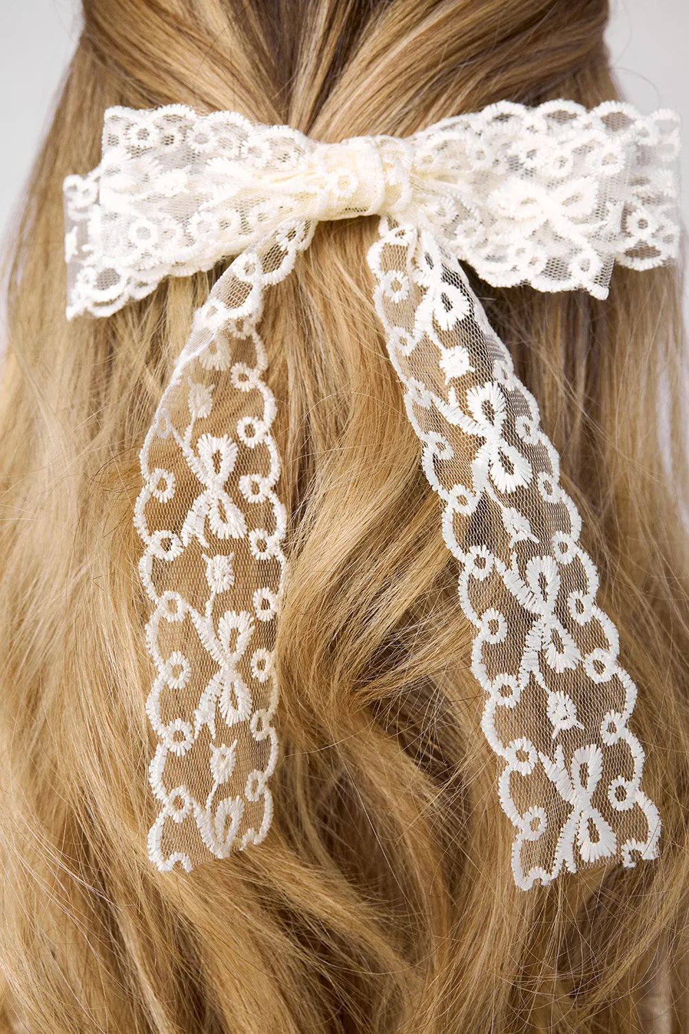 Delilah Hairbow - White sold by Buddy Love product image thumbnail 2