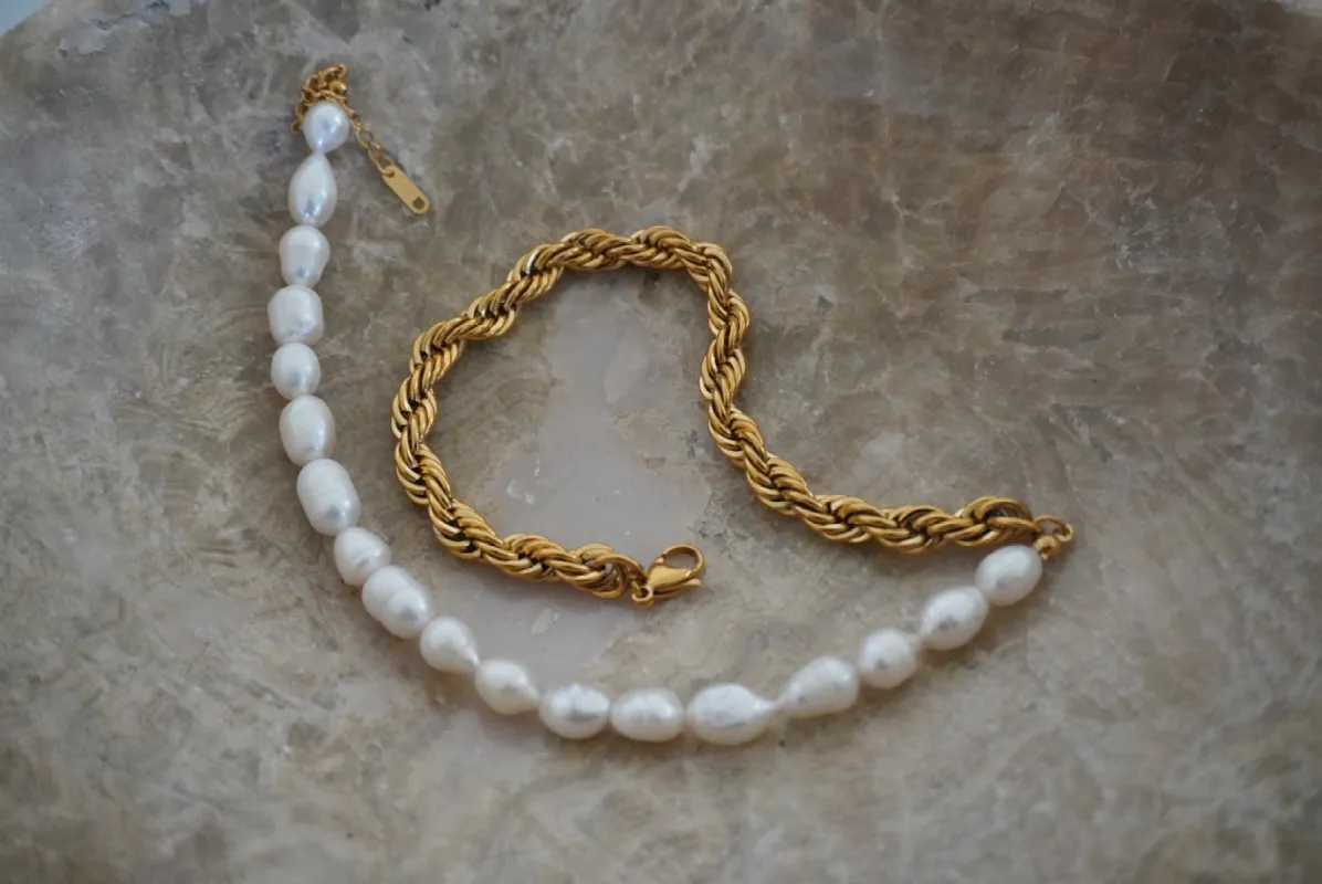 WILLOW NECKLACE sold by Buddy Love
