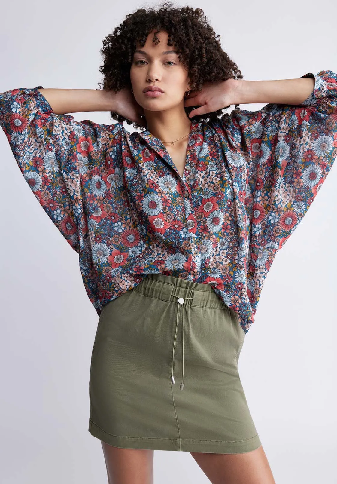 Ishara Women’s Balloon Sleeve Blouse in Floral Print - WT0079P sold by Buffalo David Bitton product image thumbnail 2