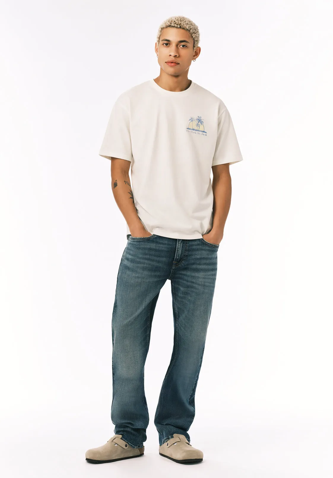 Relaxed Straight Driven Men’s Jeans, Veined and Worked - BM26147 sold by Buffalo David Bitton product image thumbnail 4