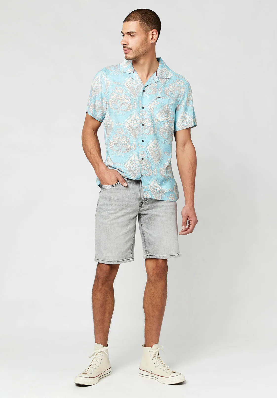 Relaxed Straight Dean Acid Creased Grey Shorts - BM22773 sold by Buffalo David Bitton product image thumbnail 4