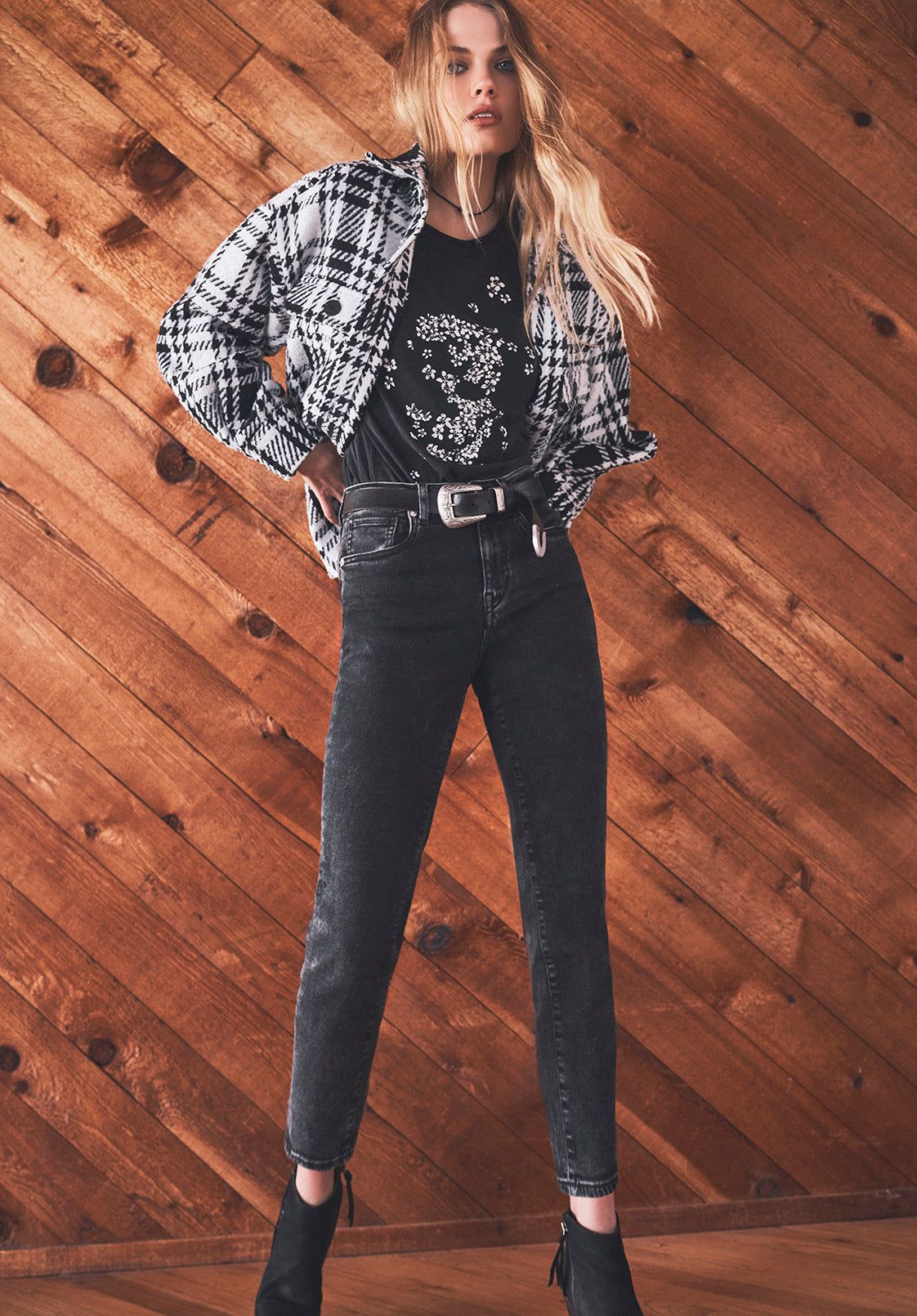 Darcy Women's Boyfriend T-Shirt in Black - KT0042S sold by Buffalo David Bitton product image thumbnail 2