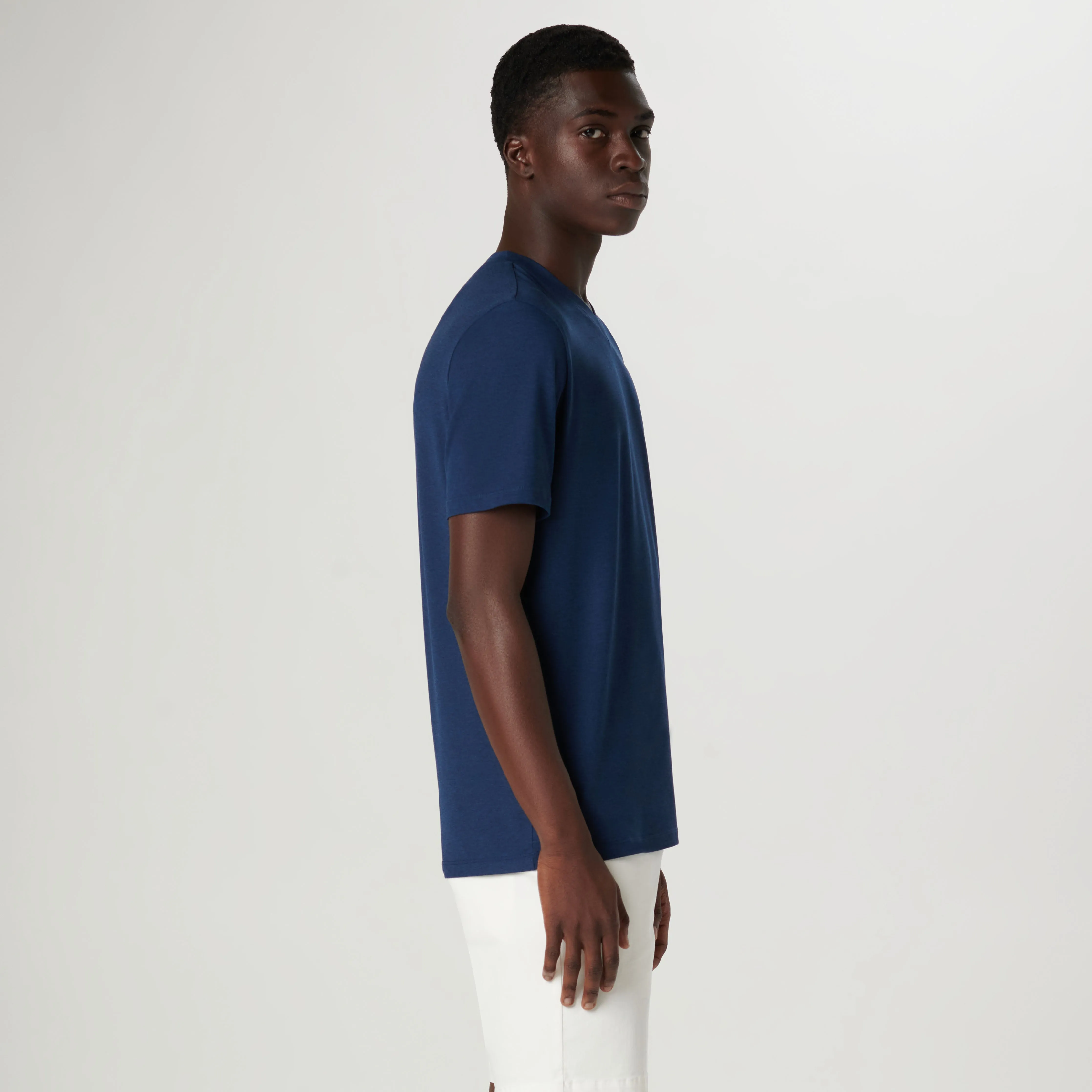 UV50 Performance T-Shirt sold by Bugatchi product image thumbnail 3