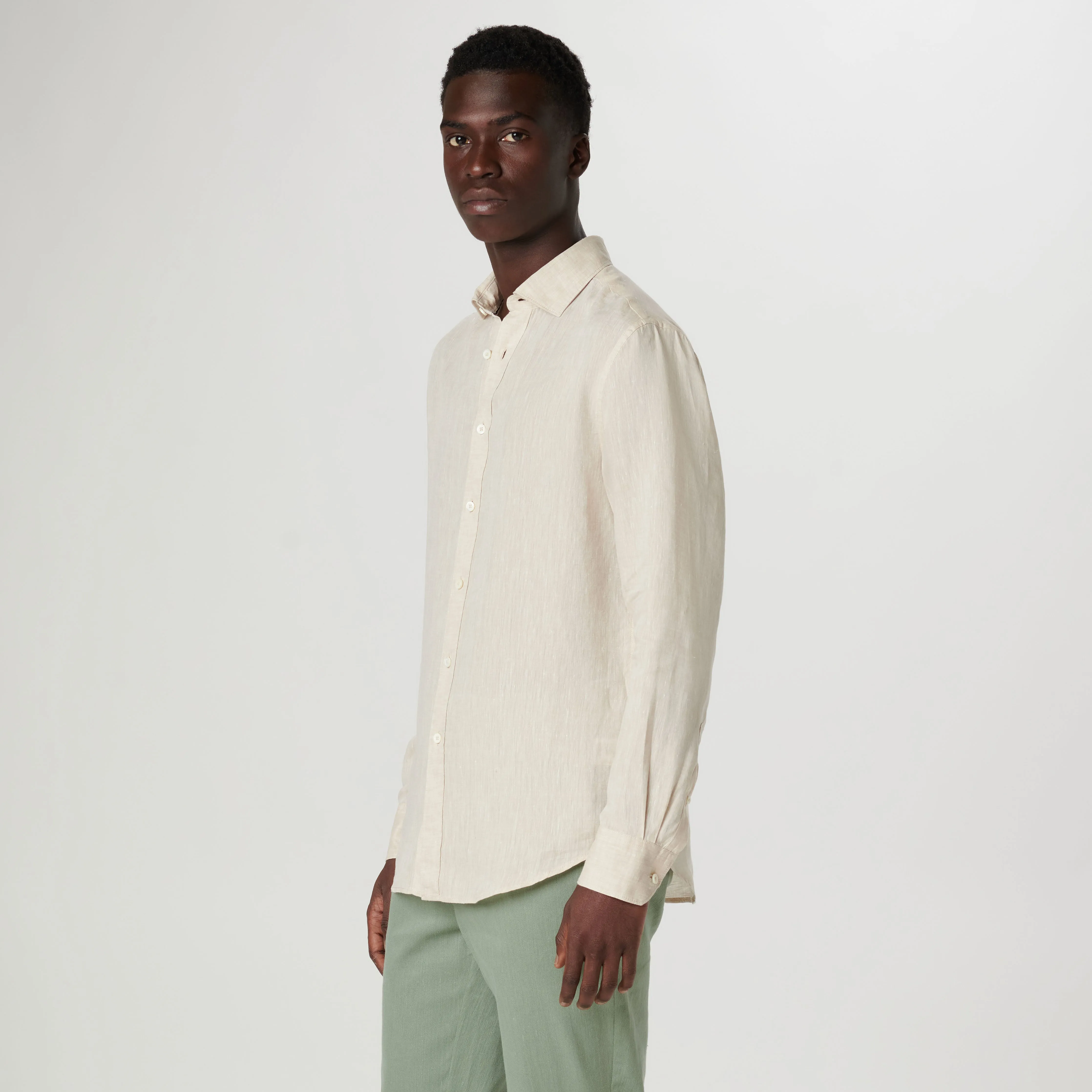 Axel Solid Linen Shirt sold by Bugatchi product image thumbnail 3