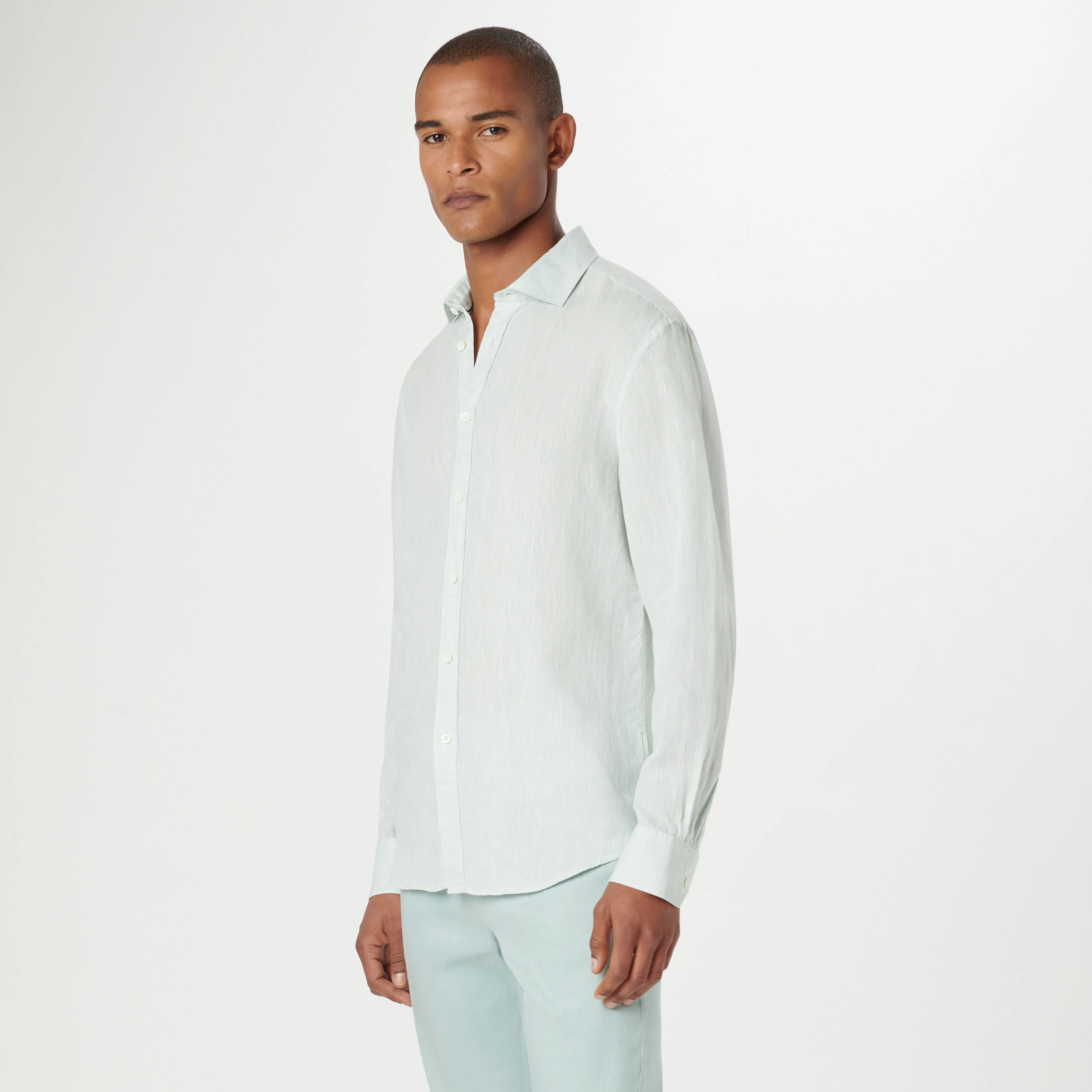 Axel Solid Linen Shirt sold by Bugatchi product image thumbnail 3