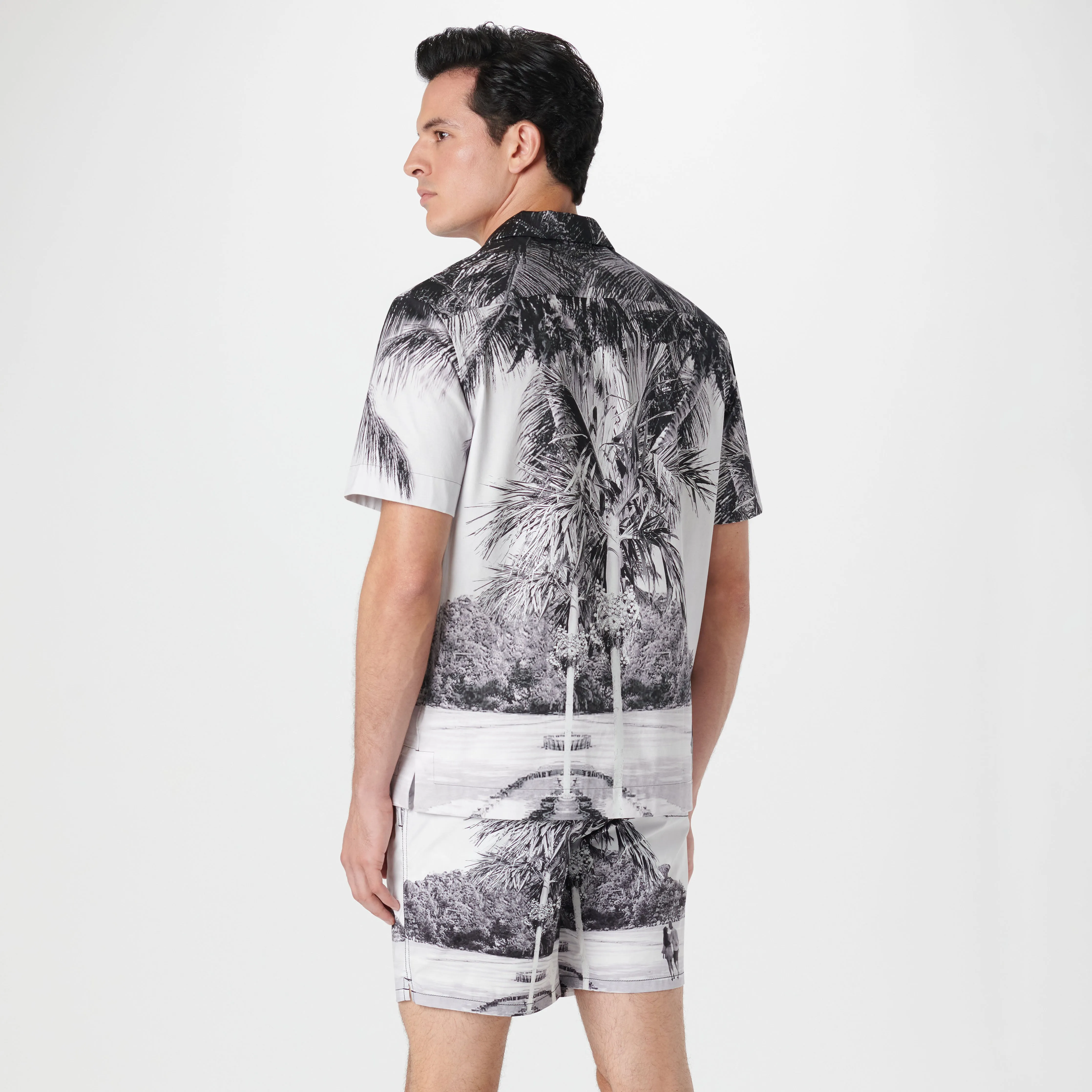 Cosmo Tropical Photoprint Swim Trunks sold by Bugatchi product image thumbnail 4