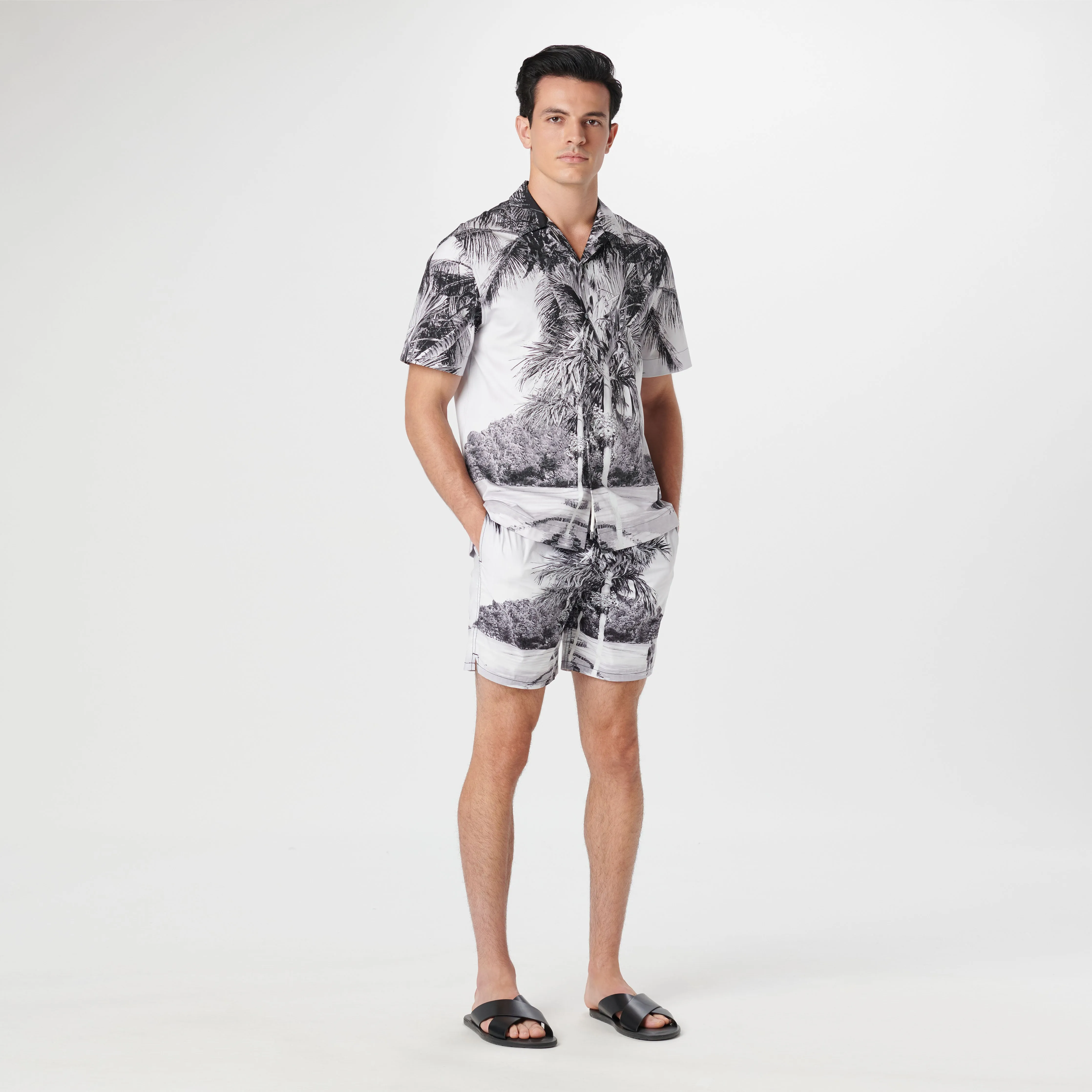 Cosmo Tropical Photoprint Swim Trunks sold by Bugatchi product image thumbnail 5