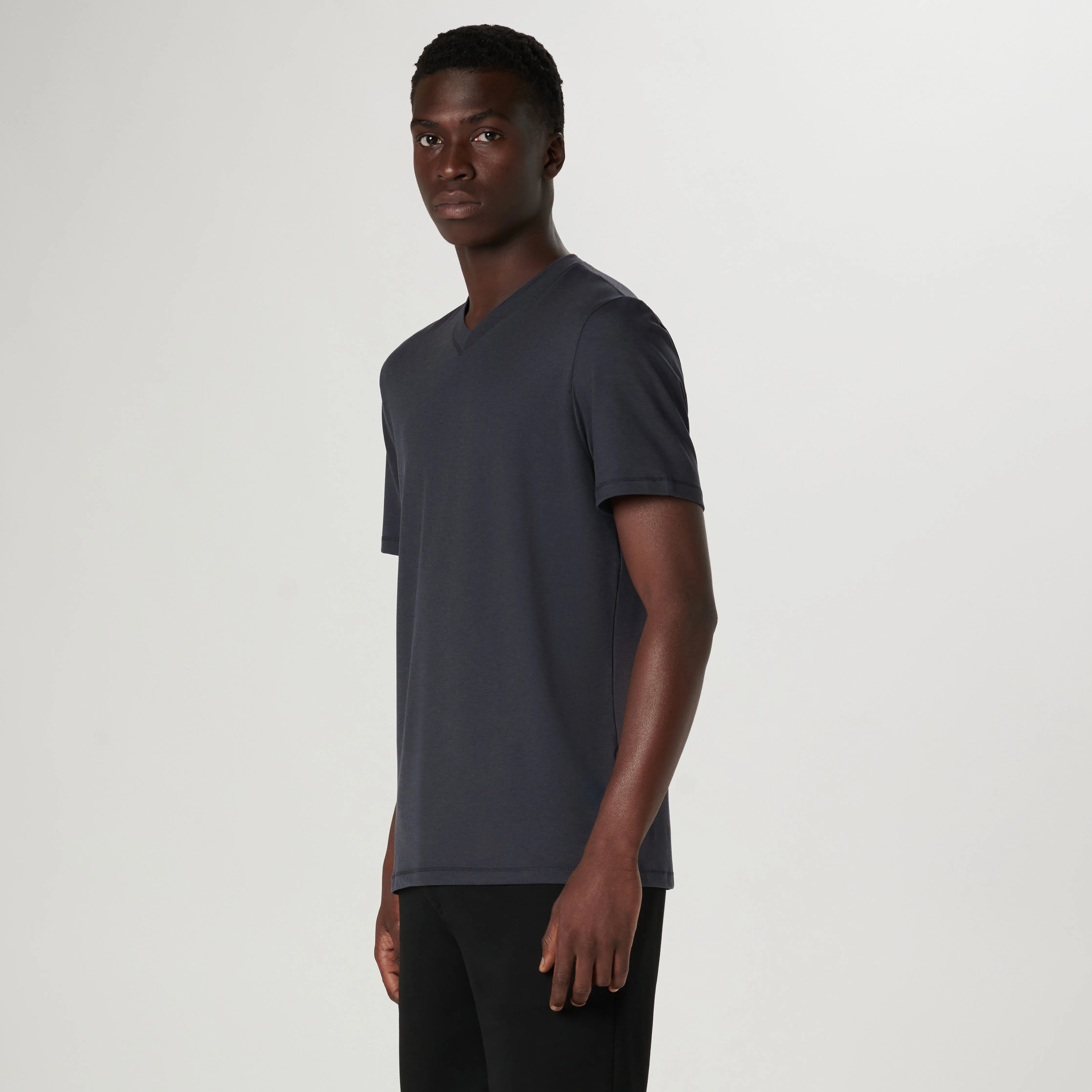 UV50 Performance T-Shirt sold by Bugatchi product image thumbnail 3