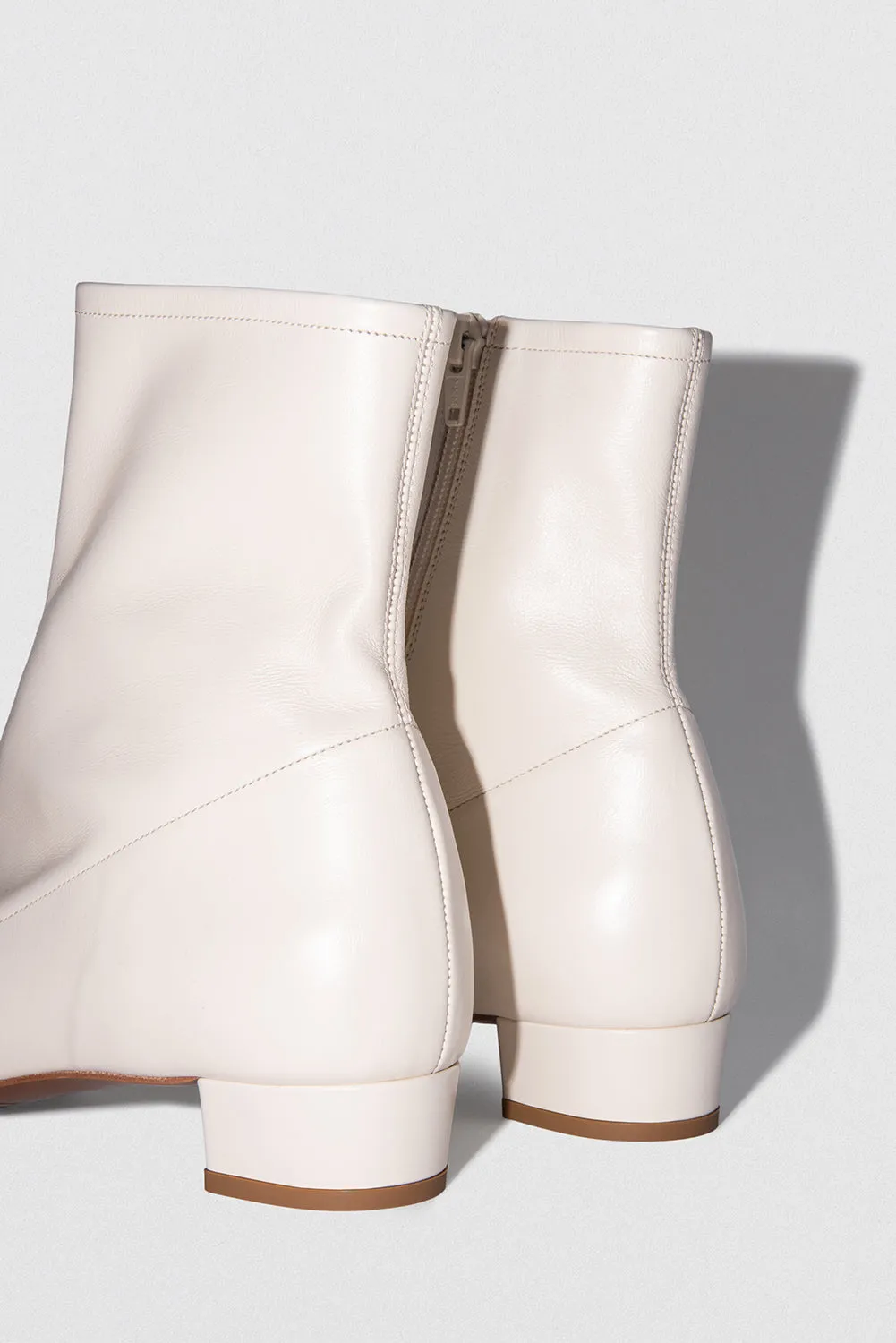 Este White Leather Ankle Boot sold by BY FAR product image thumbnail 4
