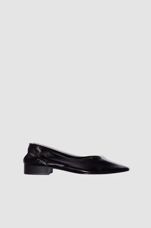 Carré Black Creased Leather Pump made by BY FAR