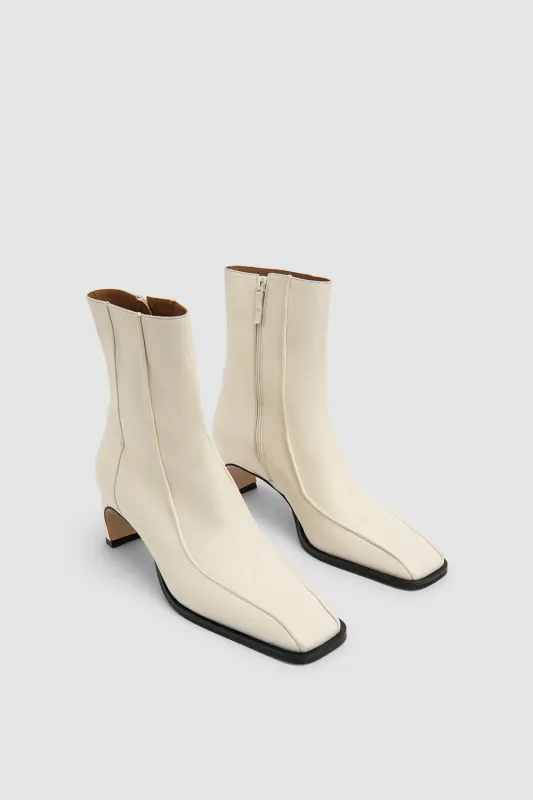 Nieves Ankle Boot Leather Ankle Boot made by BY FAR