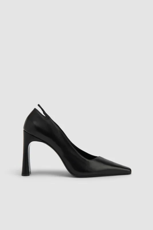 Diva Leather Pump made by BY FAR
