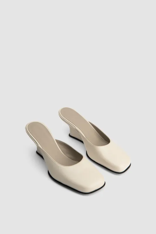 Caroo Closed Toe Leather Mule made by BY FAR
