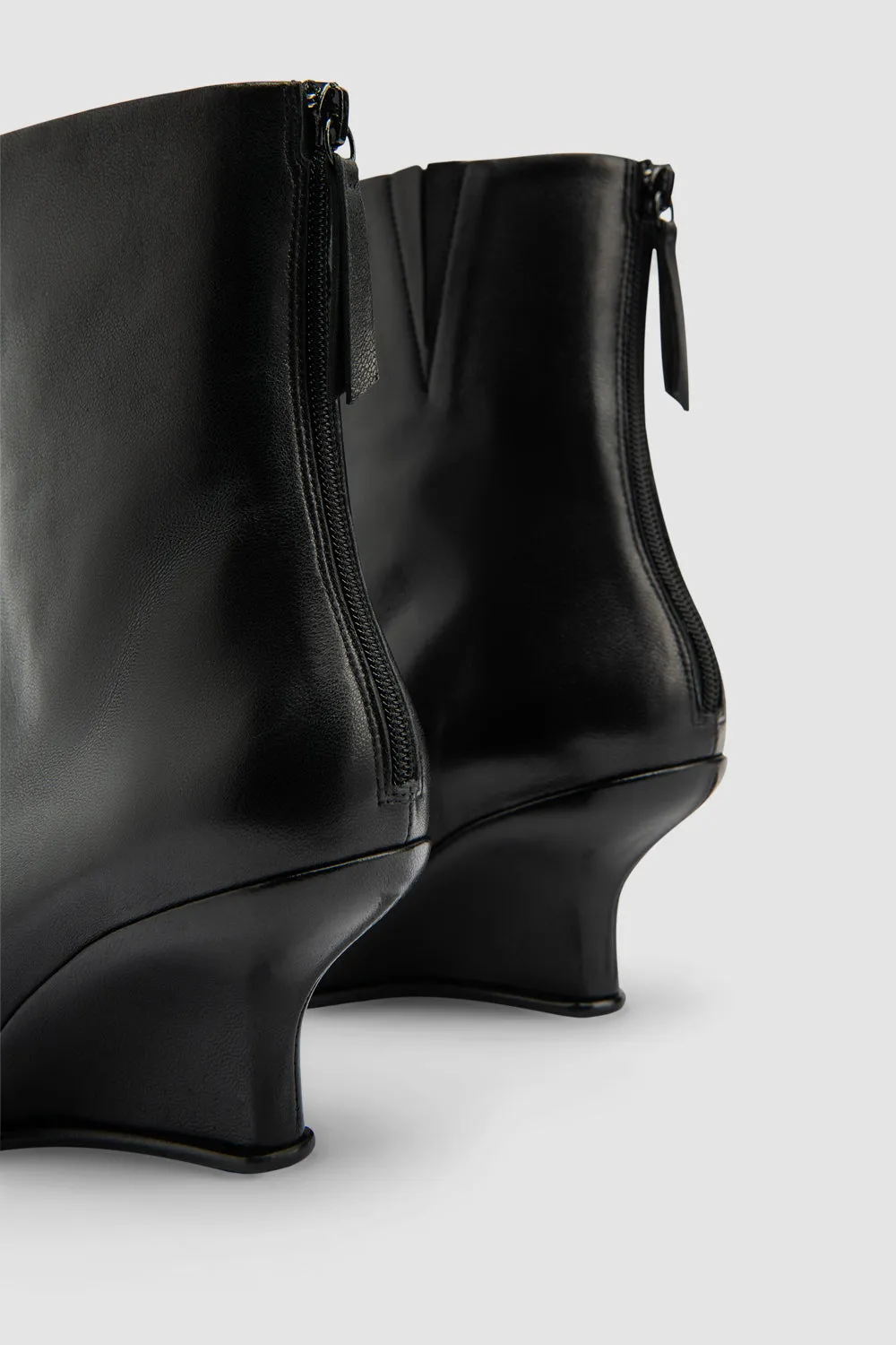 Caroo Ankle Boot Leather Ankle Boot sold by BY FAR product image thumbnail 5