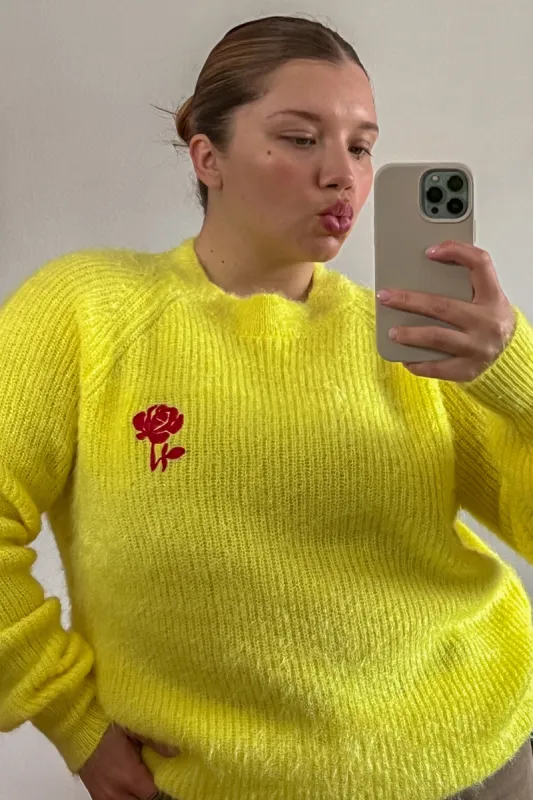 Dee Crewneck - "Rose" sold by Callahan