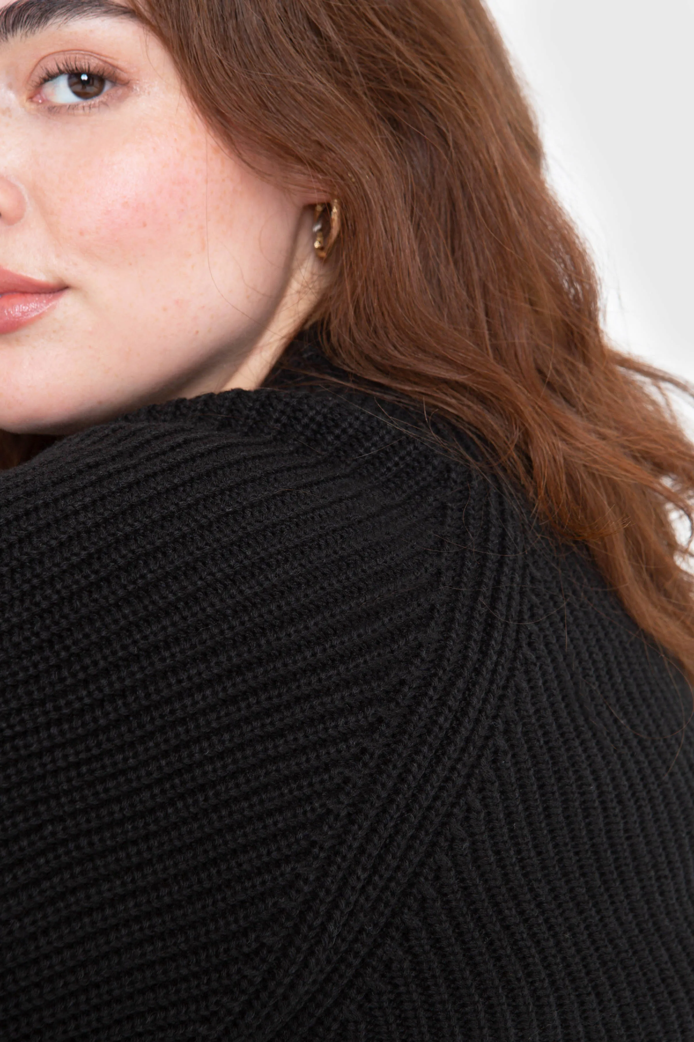 The Crew - Black sold by Callahan product image thumbnail 3