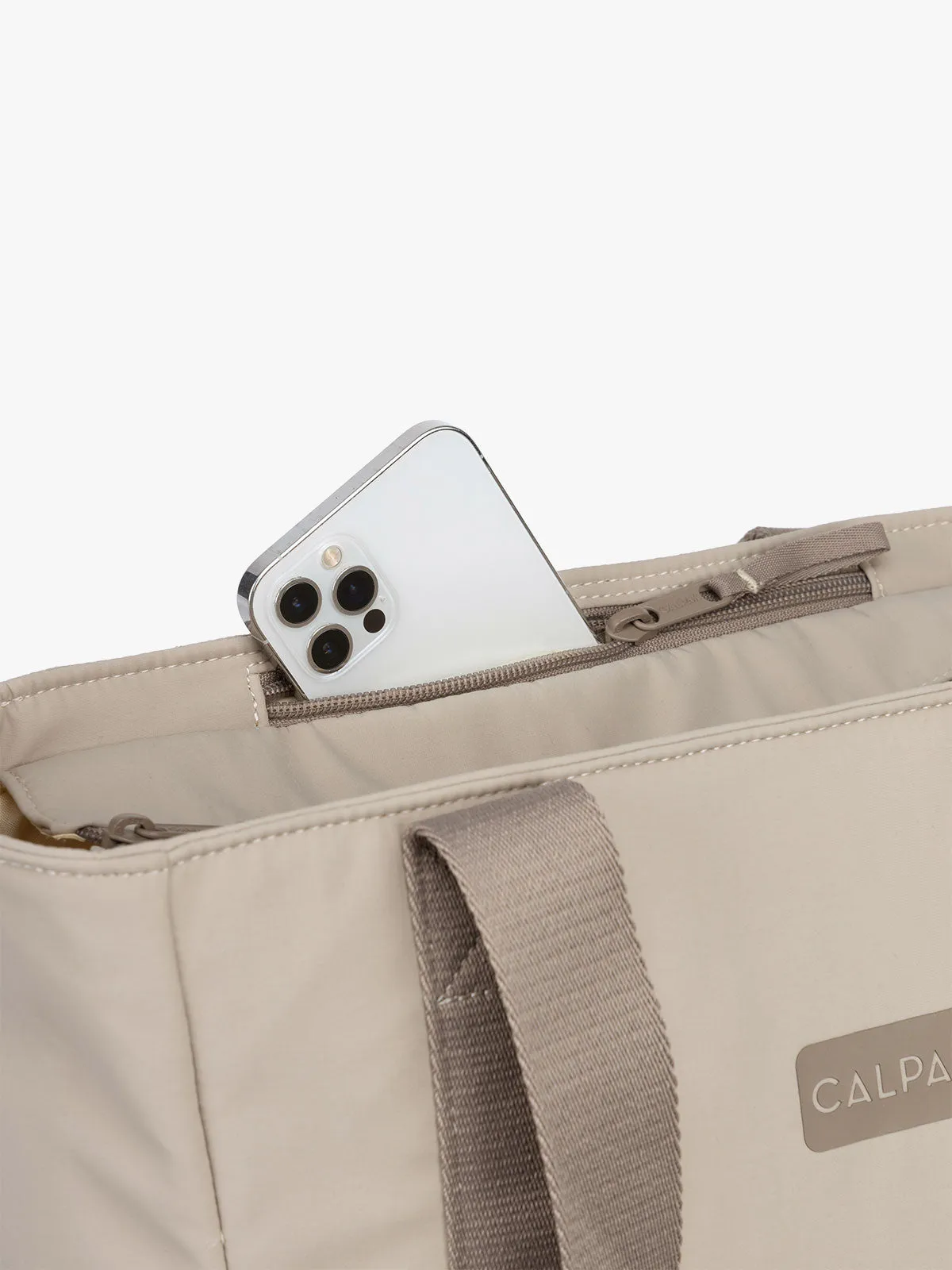 Connect Zip Laptop Tote sold by Calpak product image thumbnail 4